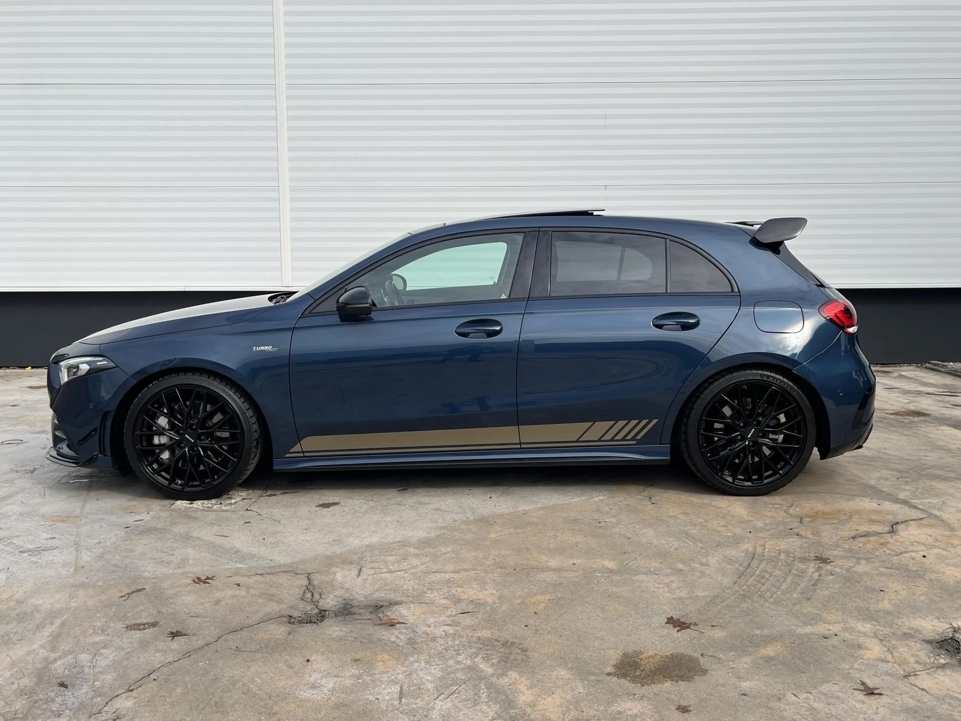 Mercedes-Benz A 35 AMG 4MATIC Premium * Edition * Pano * Carplay * Head-u — photo 2