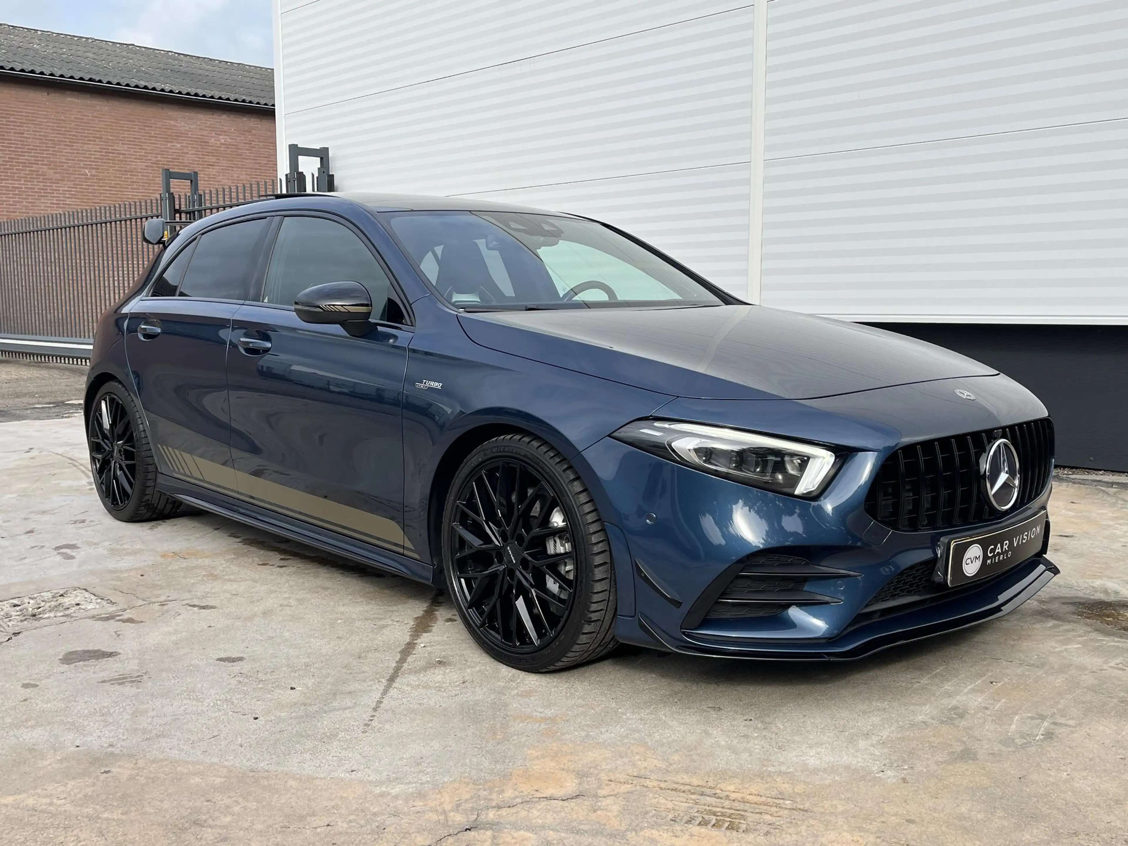 Mercedes-Benz A 35 AMG 4MATIC Premium * Edition * Pano * Carplay * Head-u — photo 6