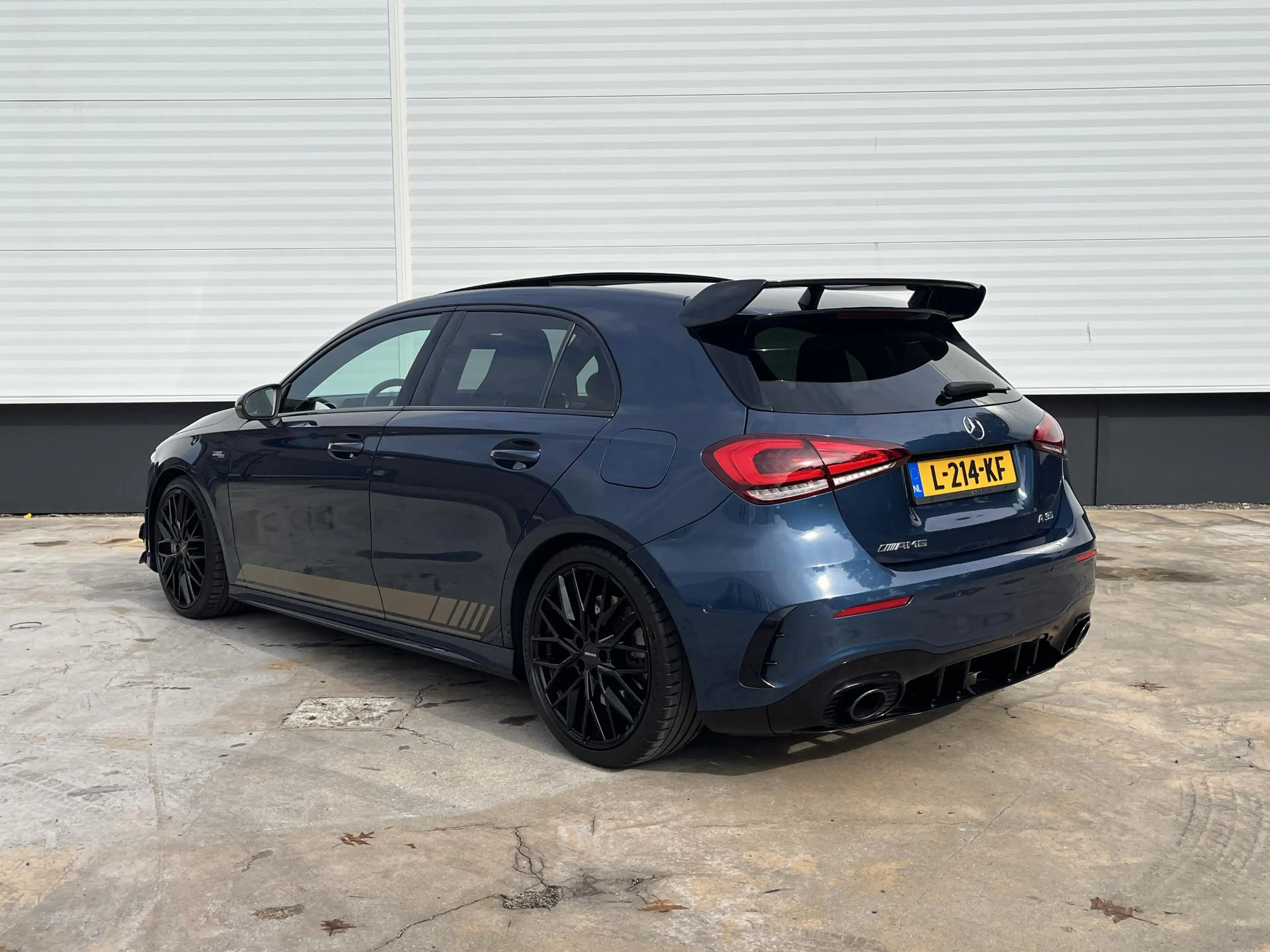 Mercedes-Benz A 35 AMG 4MATIC Premium * Edition * Pano * Carplay * Head-u — photo 3