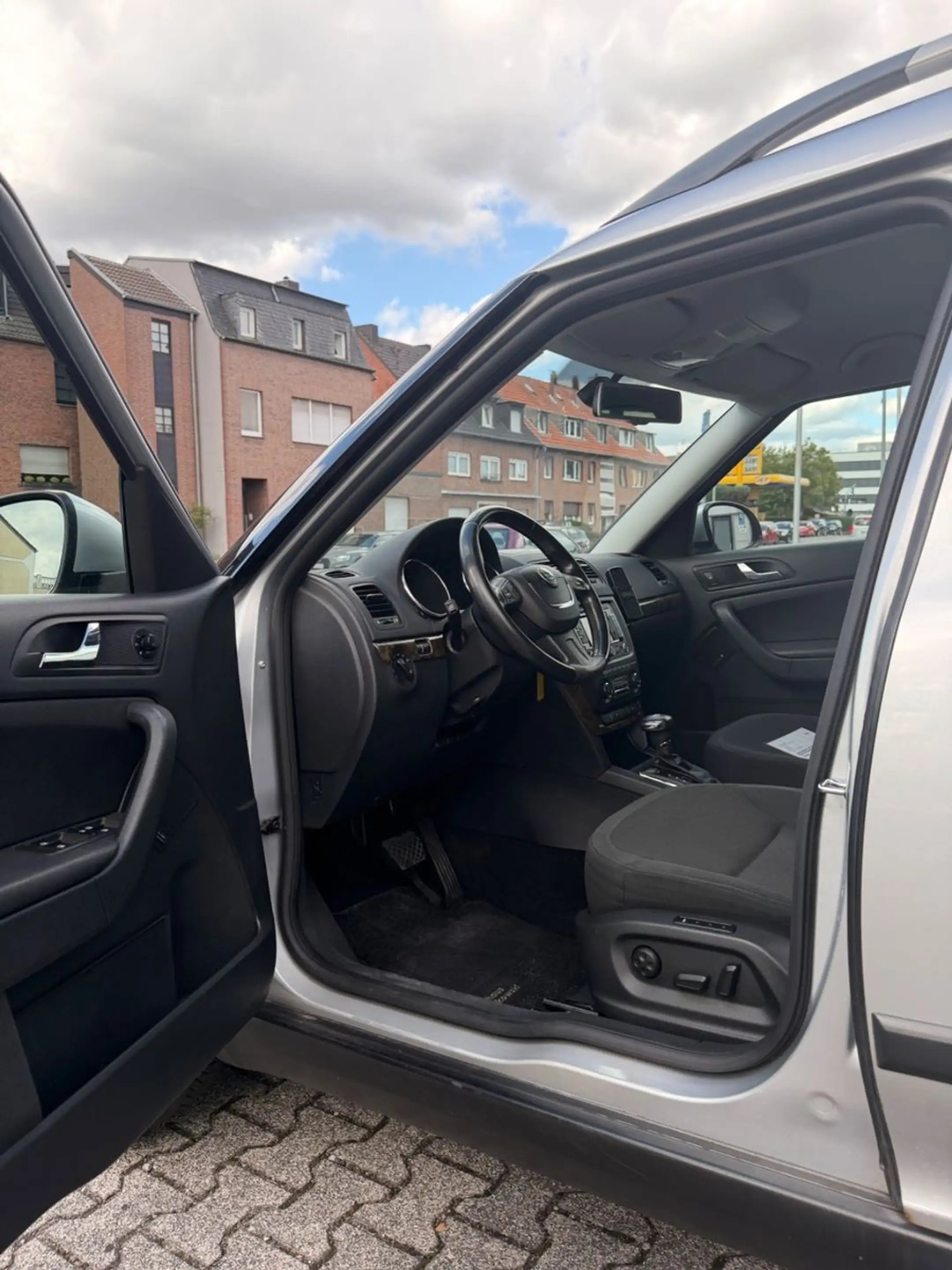 Skoda Yeti 1.4 Automatik Steuerkette und Tüv Neu — photo 10