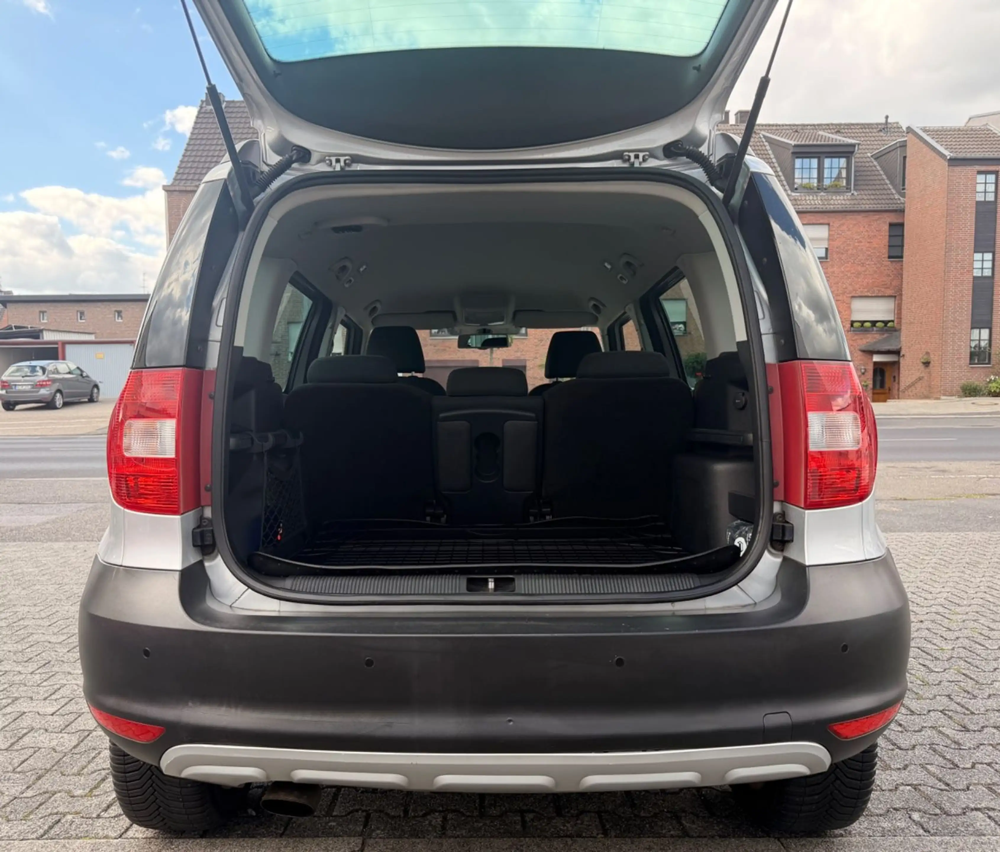 Skoda Yeti 1.4 Automatik Steuerkette und Tüv Neu — photo 9