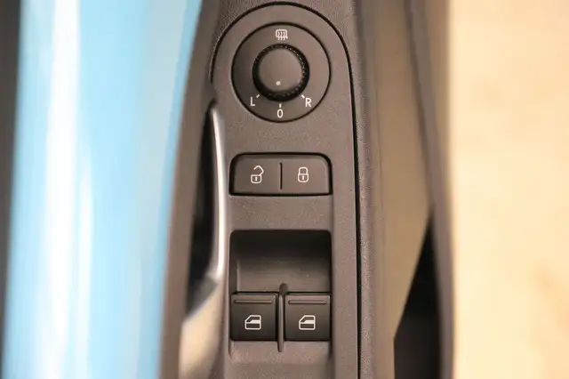Volkswagen E-Up! view 24