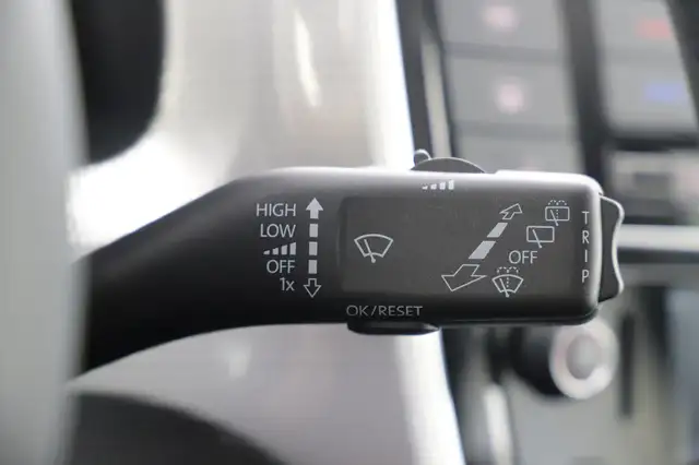 Volkswagen E-Up! view 21