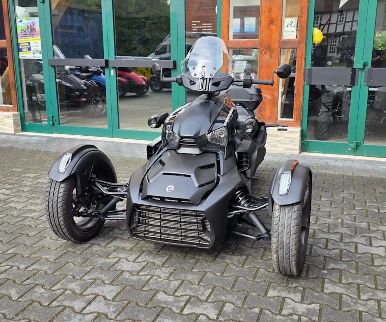 Can-Am Ryker 900 STD Schwarz - 1