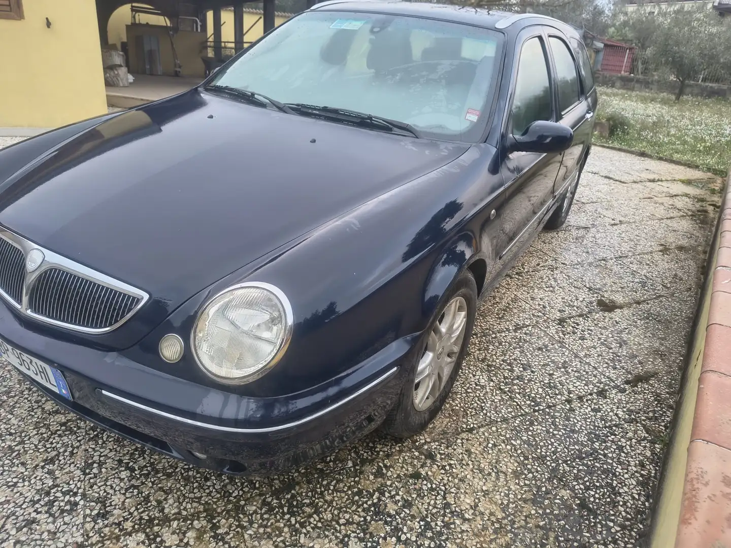 Lancia Lybra Lybra Station Wagon SW 1.9 jtd LX Blau - 2