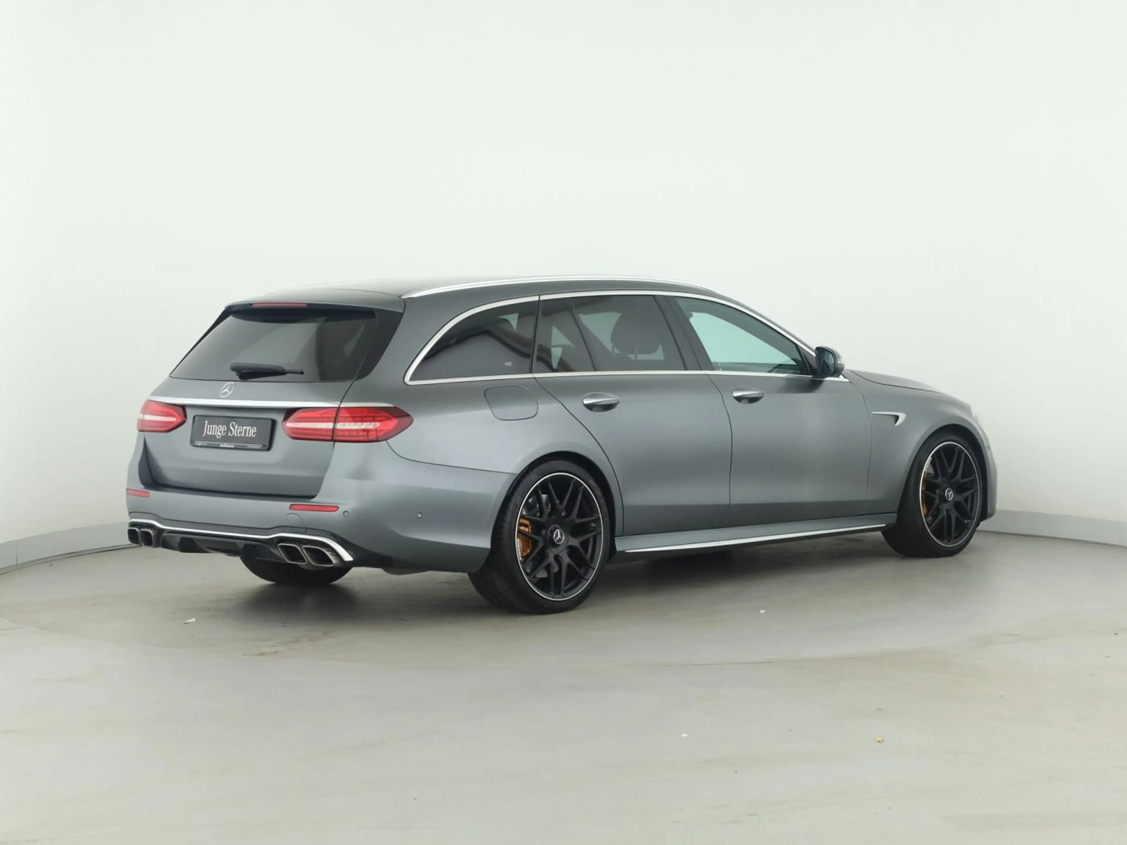 Mercedes-Benz E 63 AMG S 4M+ T HUD*Pano*Standhzg*Fahrassi*20"* — photo 6
