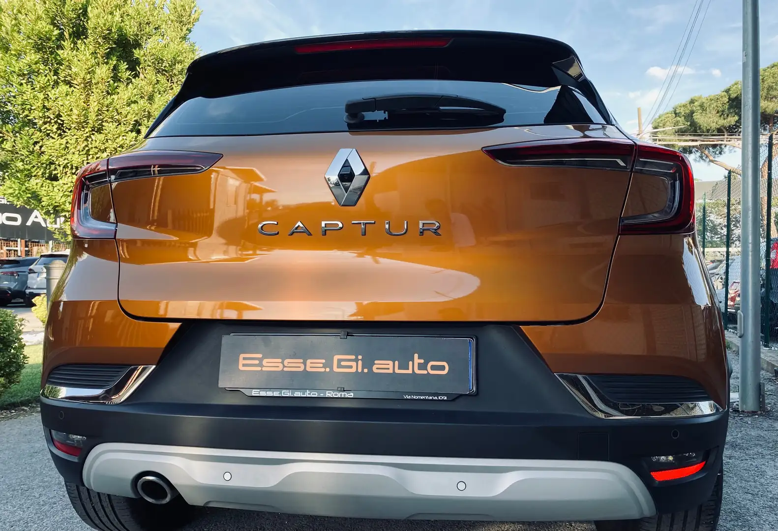 Renault Captur Intens **POSS.PACK MEDIA** VED.NOTE Arancione - 2