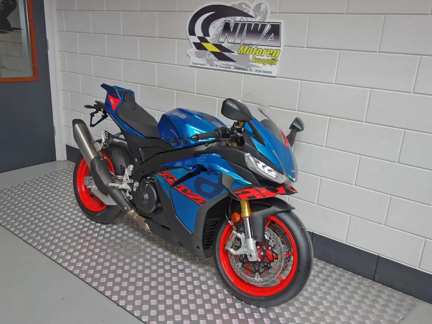Aprilia RSV4 R Blauw - 2