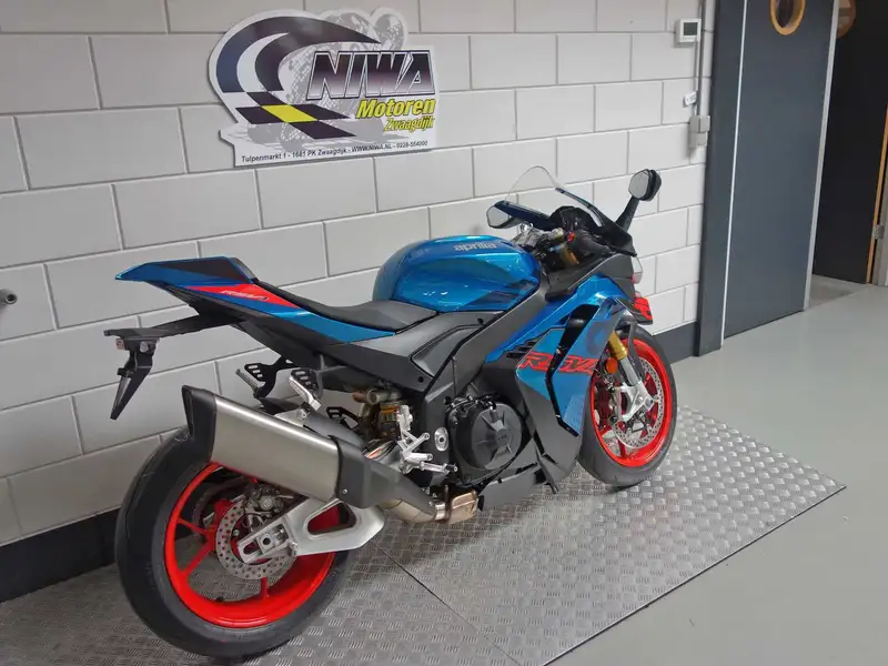 Aprilia RSV4 - foto 3