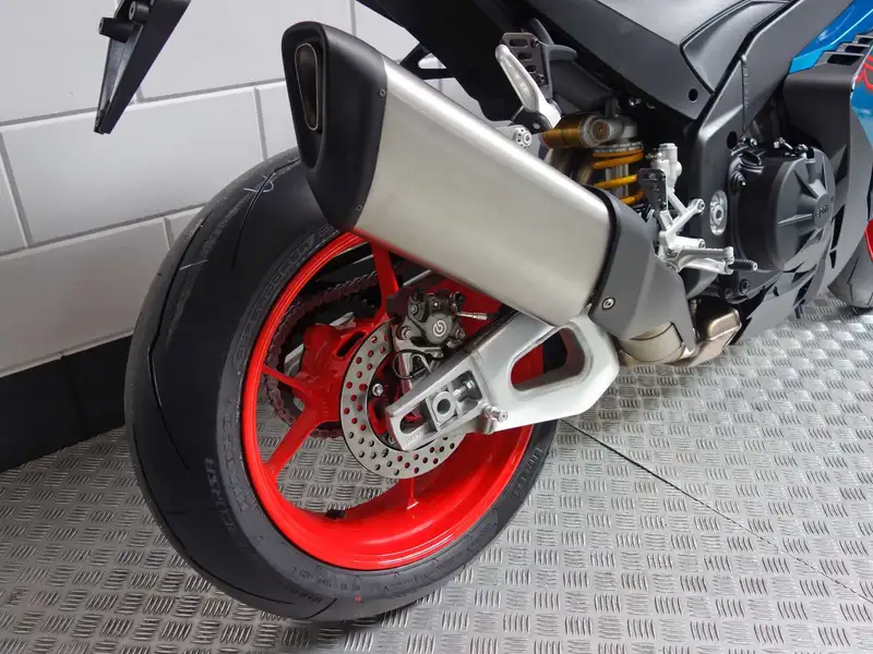 Aprilia RSV4 - foto 7
