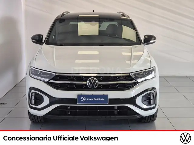 Volkswagen T-Roc view 3