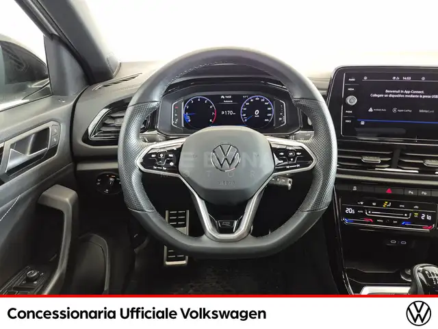 Volkswagen T-Roc view 11
