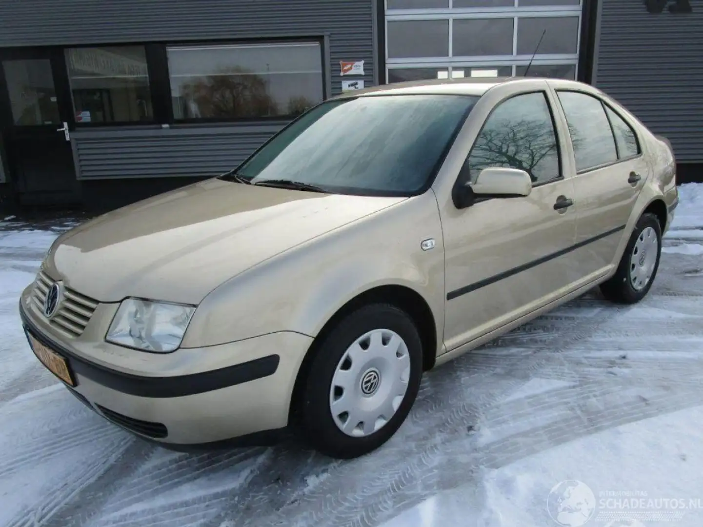 Volkswagen Bora 1.6-16V Beige - 1