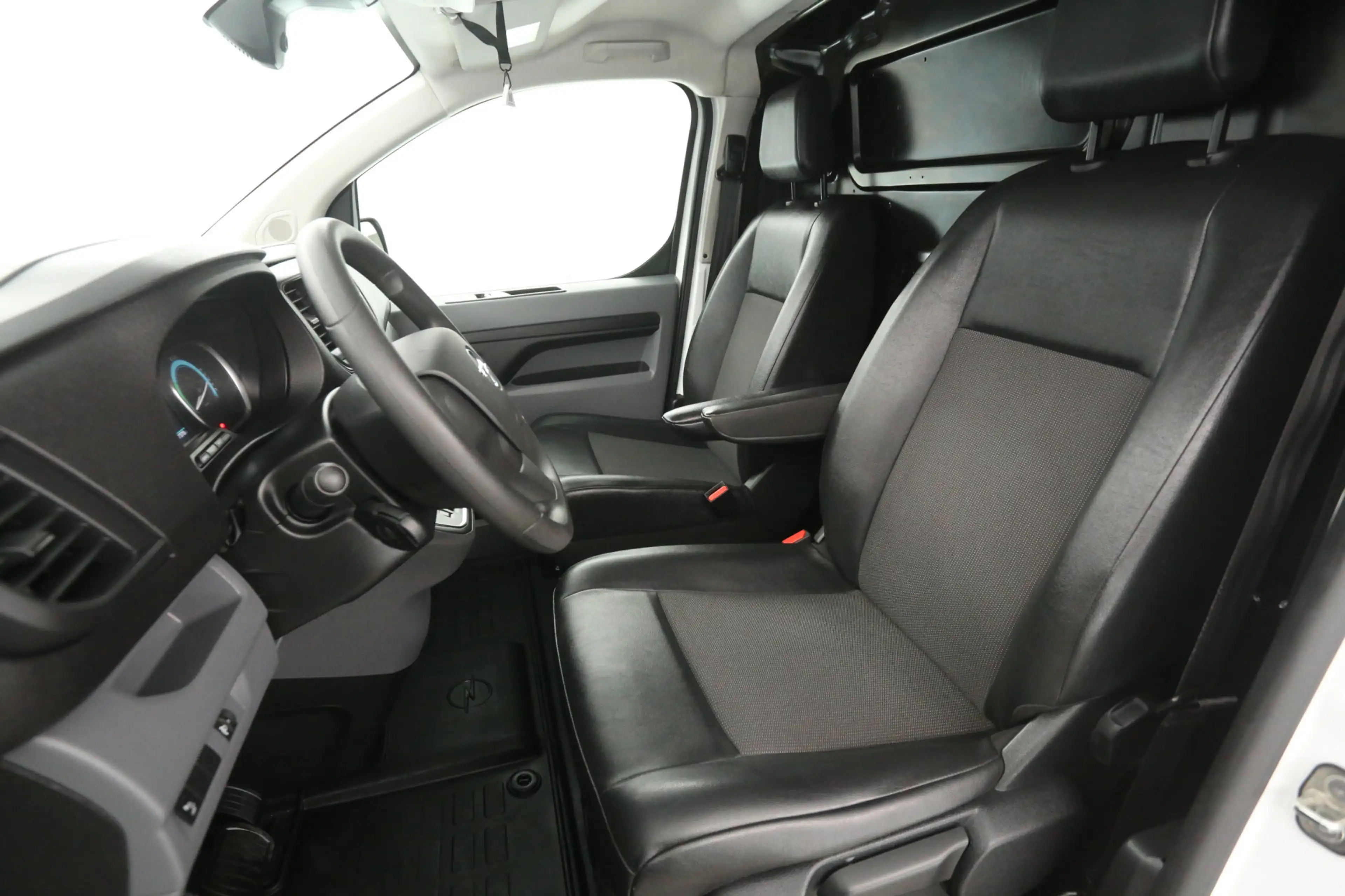 Fiat Scudo e-Scudo Opel Vivaro-e L2H1 Edition 75 kWh | Snella — photo 11