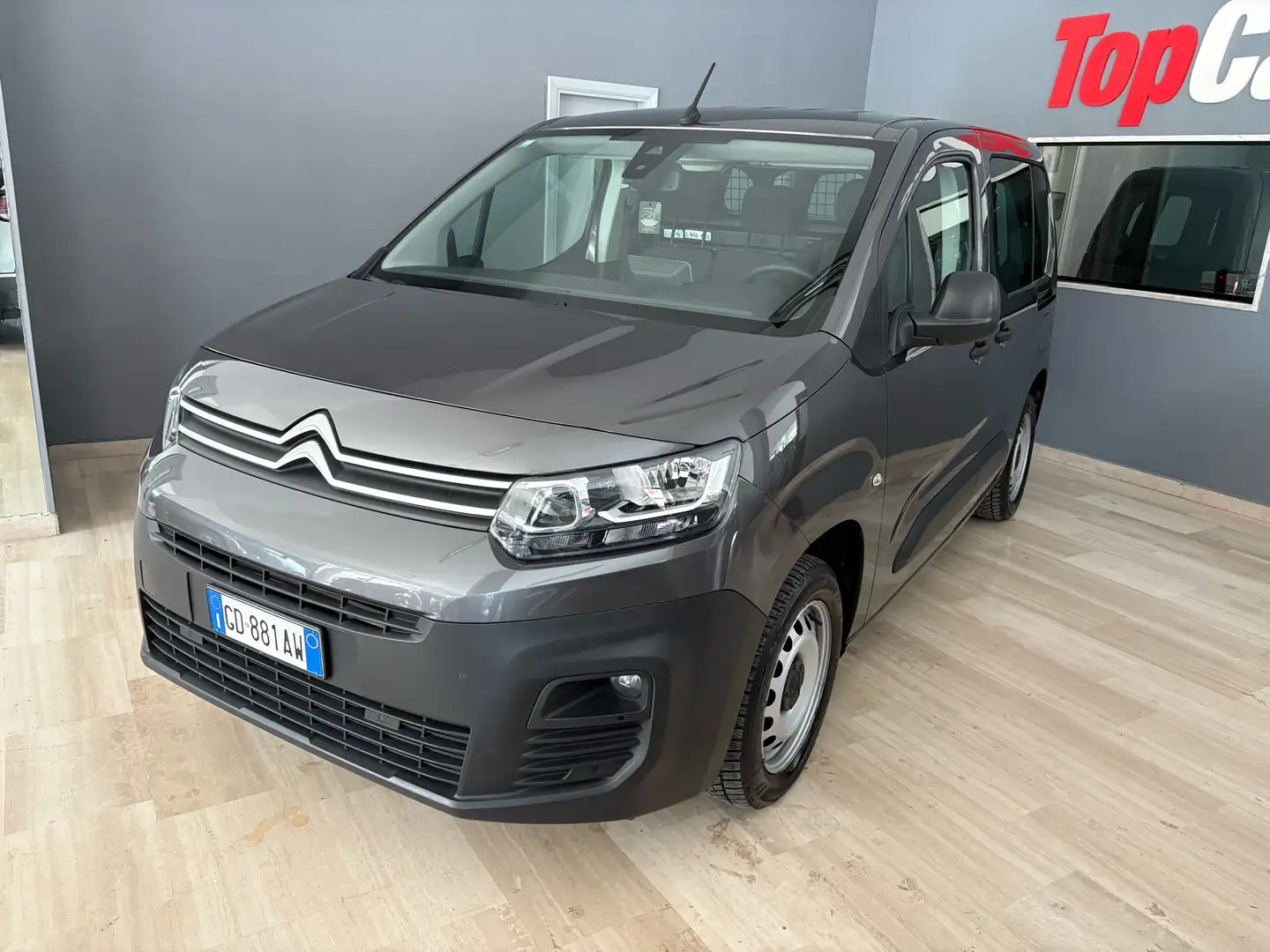 Citroen Berlingo 1.5 bluehdi M CLUB s&s 130cv Gris - 2