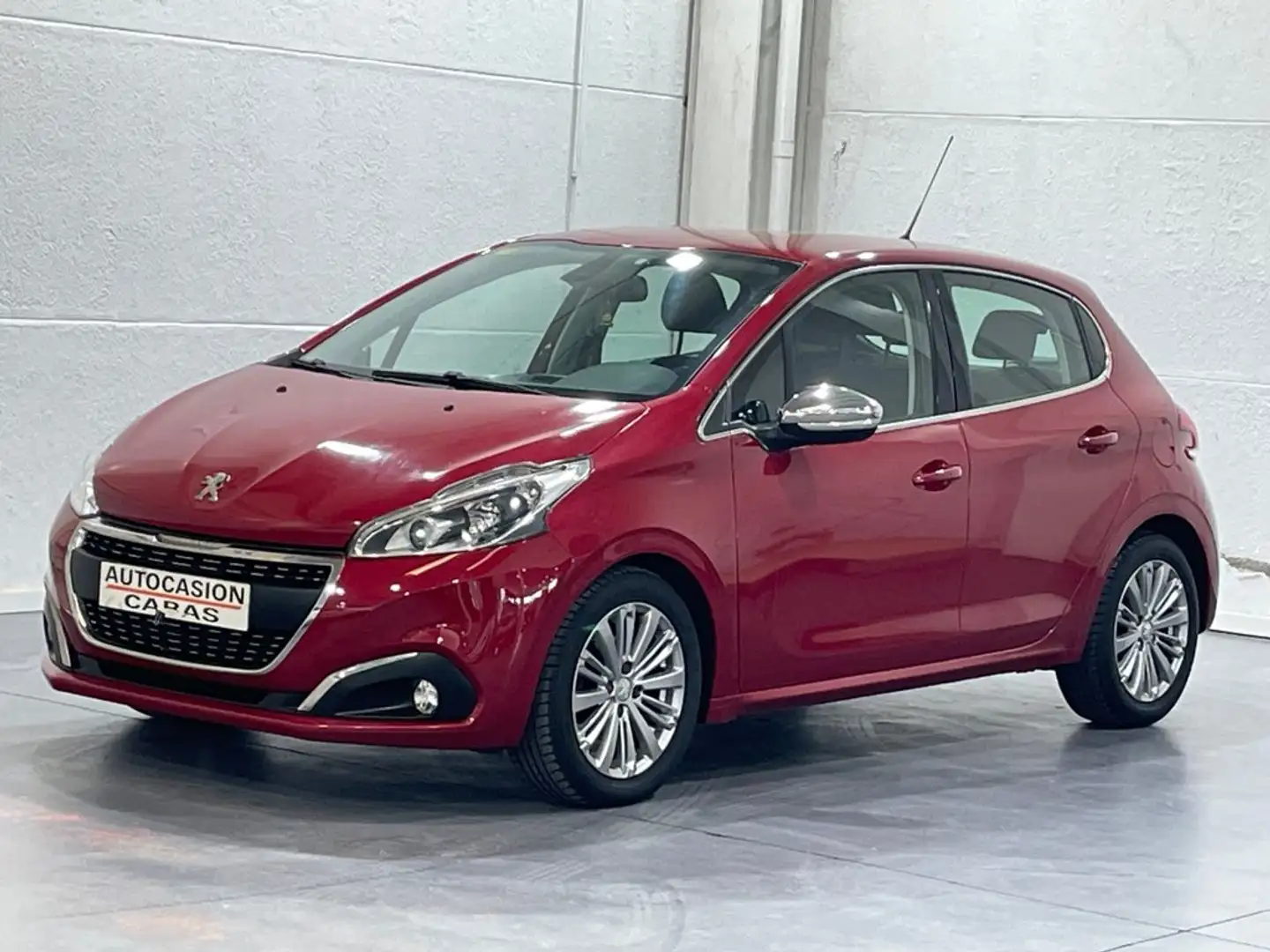Peugeot 208 1.6BlueHDi Allure 100 Burdeos - 1