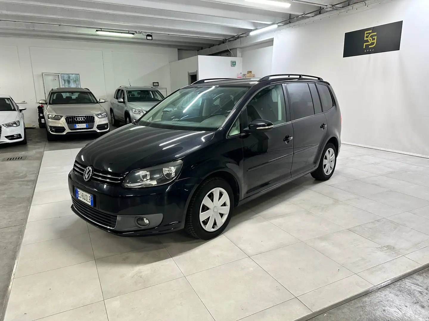Volkswagen Touran Touran II 2010 1.6 tdi Comfortline Business Schwarz - 1