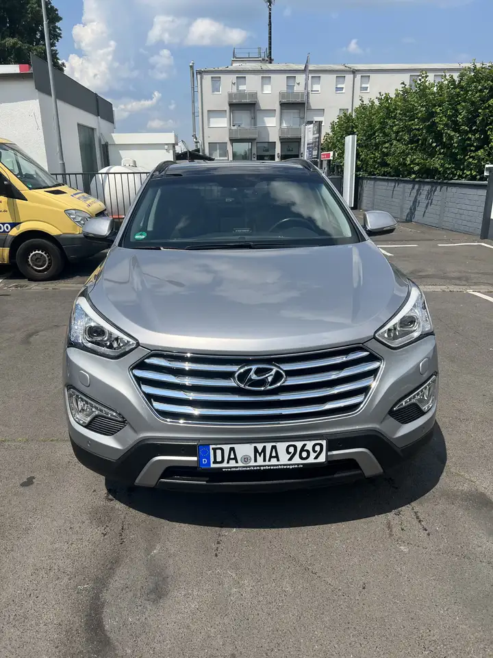 Hyundai Grand Santa Fe
