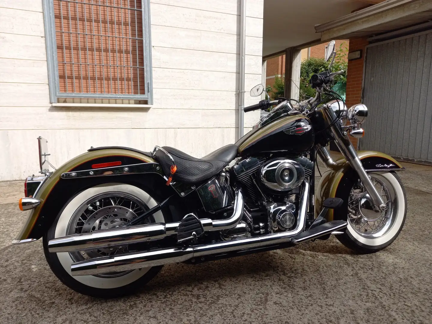 Harley-Davidson Deluxe FLSTN 1584 Deluxe - 1