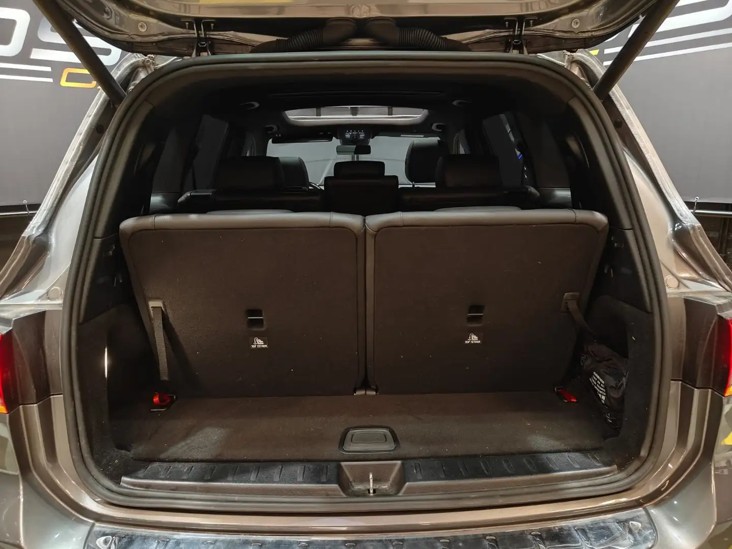 Mercedes-Benz GLB 180 GLB 180 d 7-zit/Pano/LEd/WarmLeder/Keyles/CAM/Ambi Gris - 2