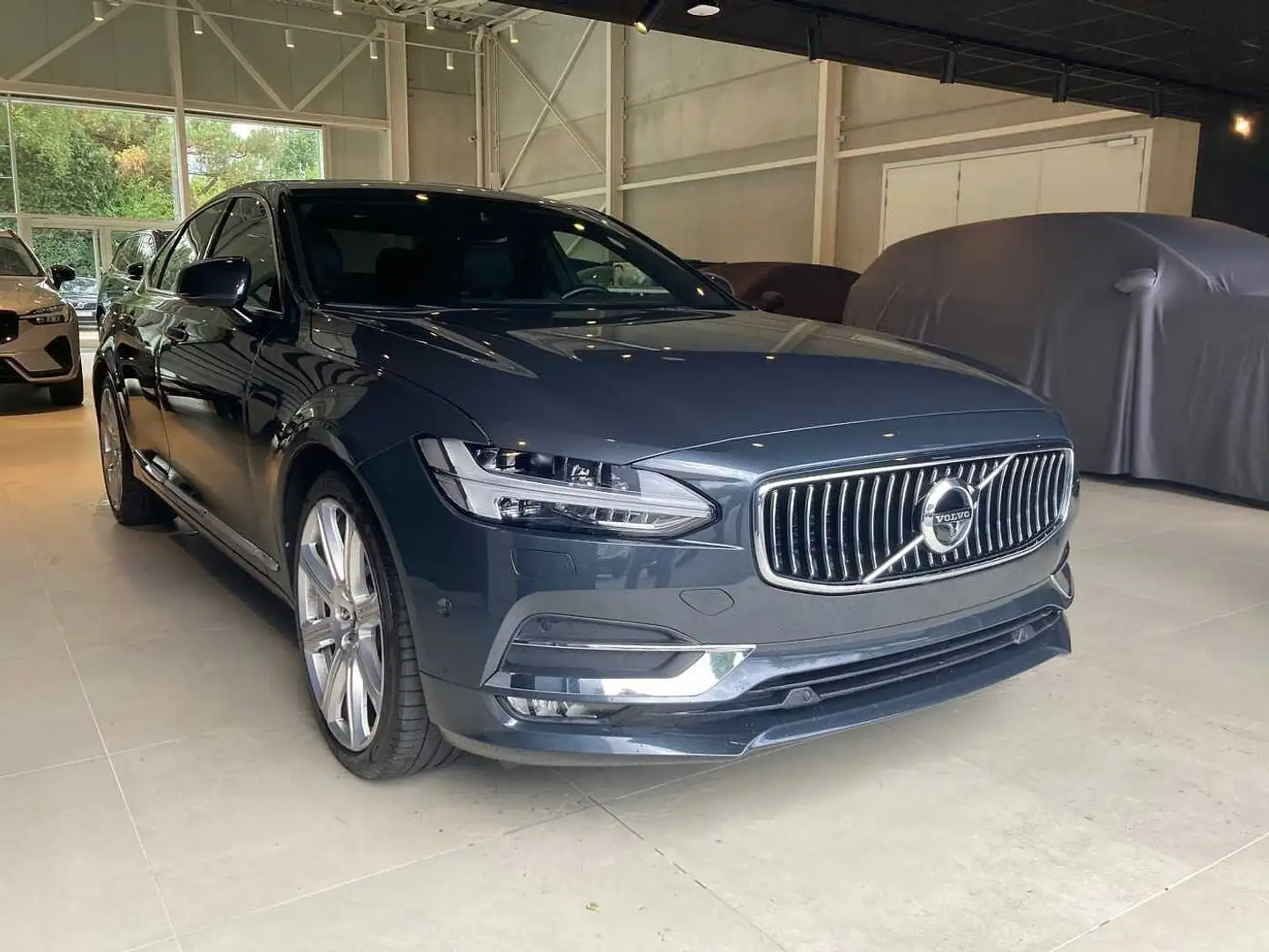 Volvo S90 D5 AWD 8-traps Geartronic Inscription Grijs - 2