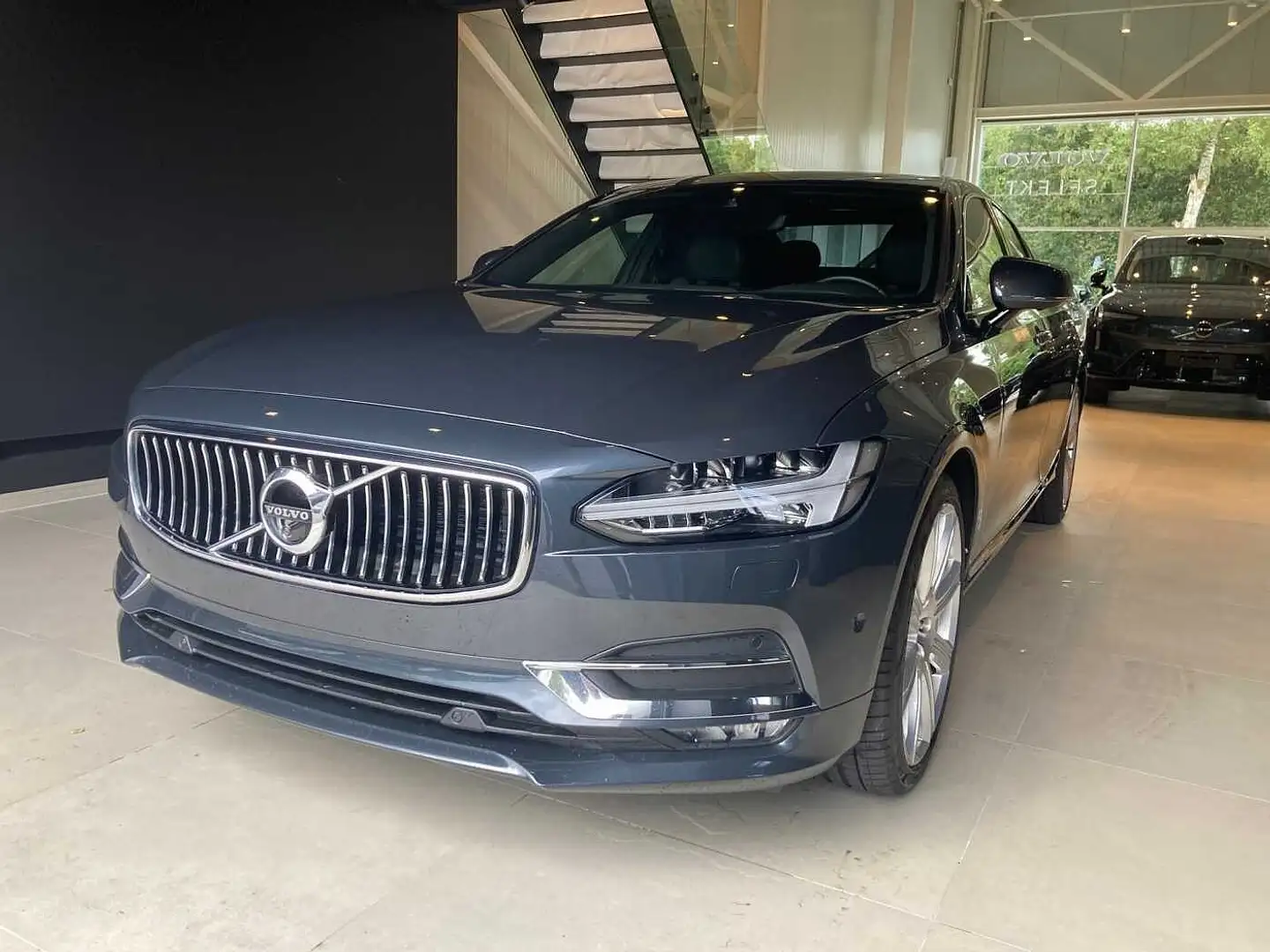 Volvo S90 D5 AWD 8-traps Geartronic Inscription Grijs - 1