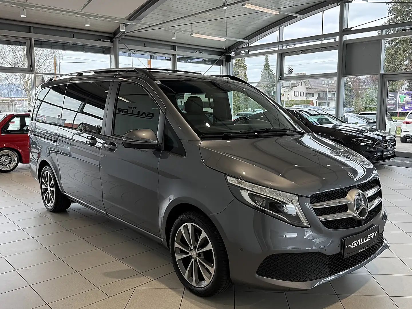 Mercedes-Benz V 300 d Kombi lang Avantgarde Aut.*Panorama*Burmester... Grau - 2