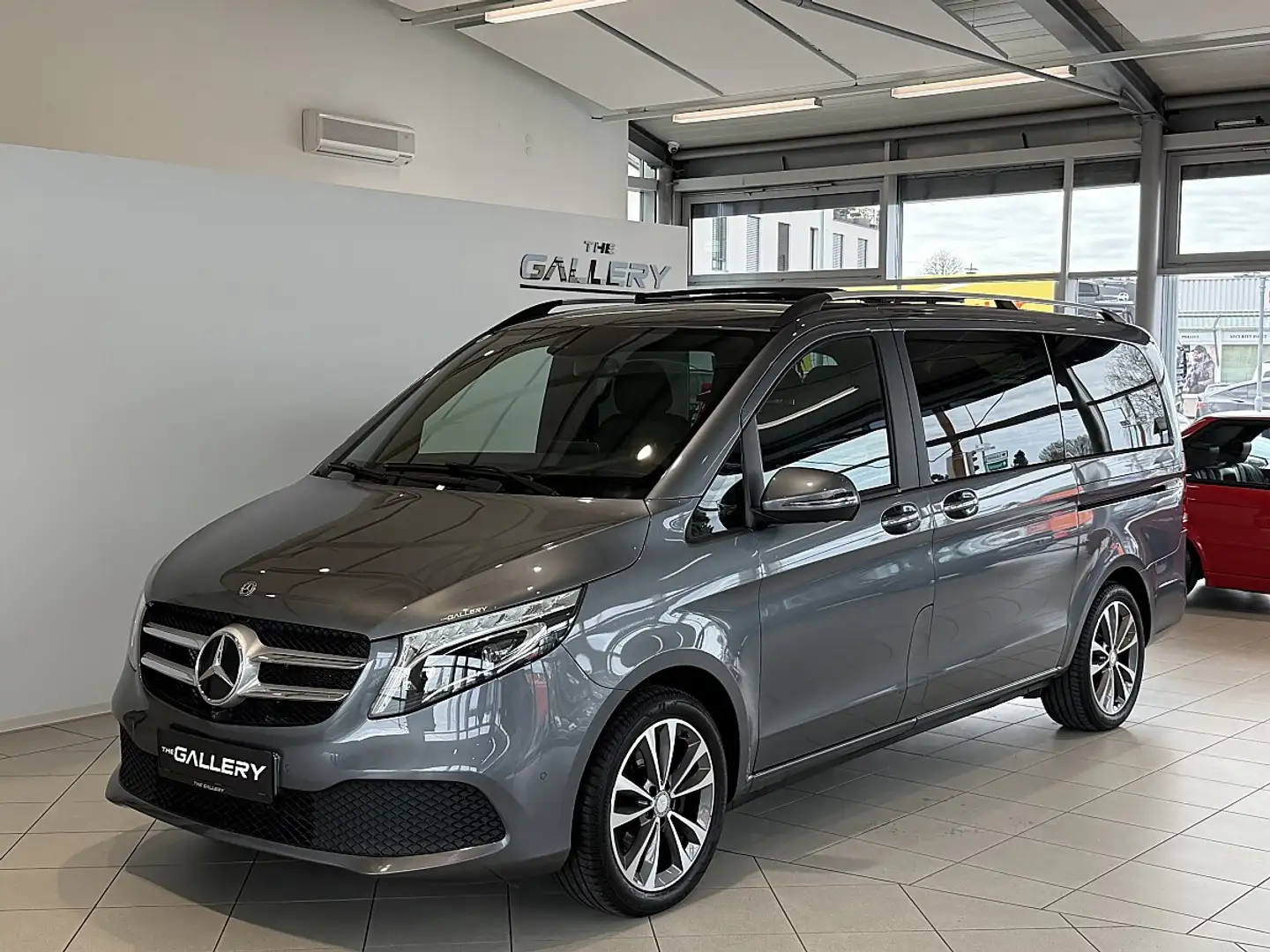 Mercedes-Benz V 300 d Kombi lang Avantgarde Aut.*Panorama*Burmester... Grau - 1