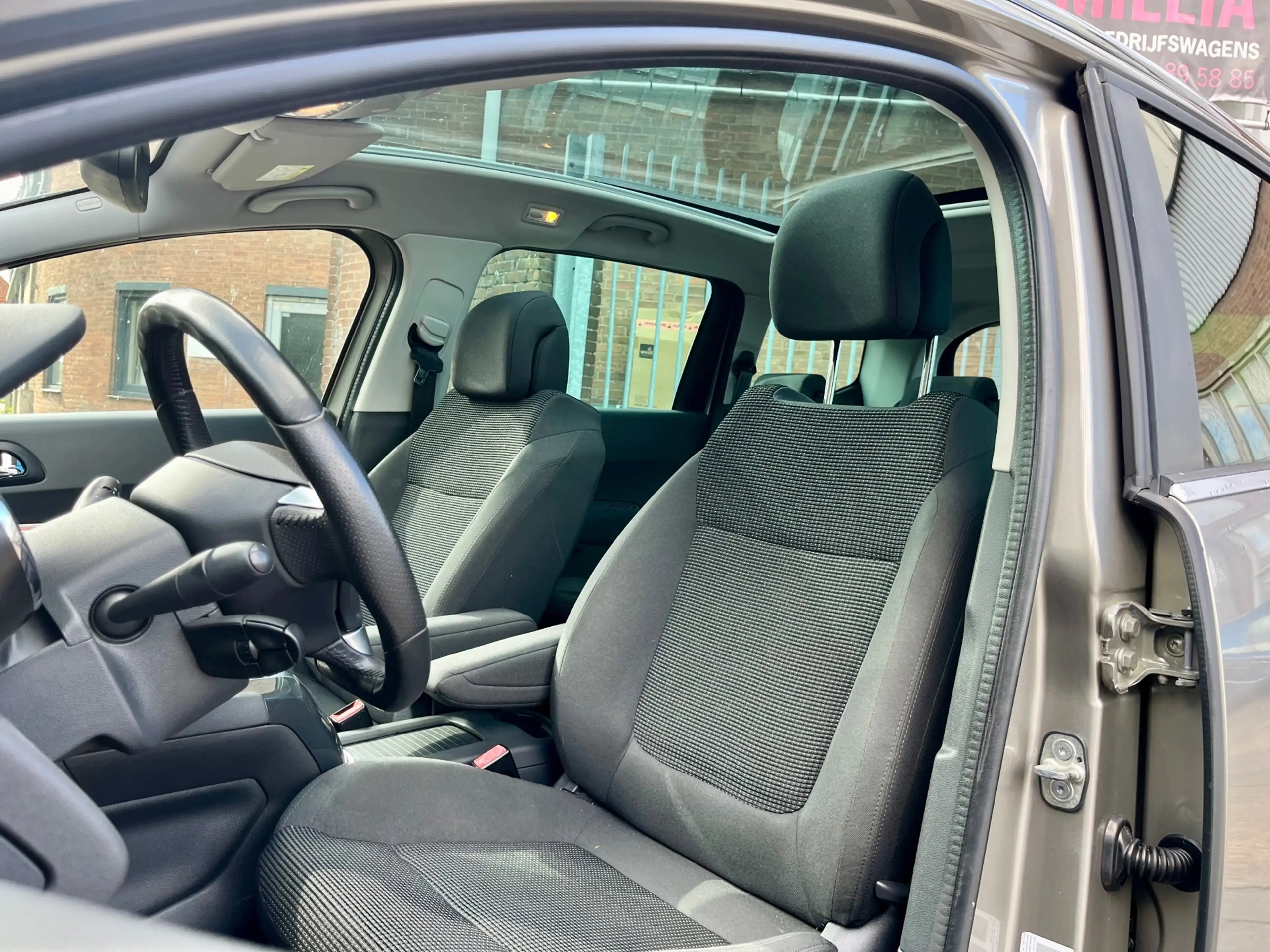 Peugeot 5008 1.2 PureTech Style 5p. — photo 9