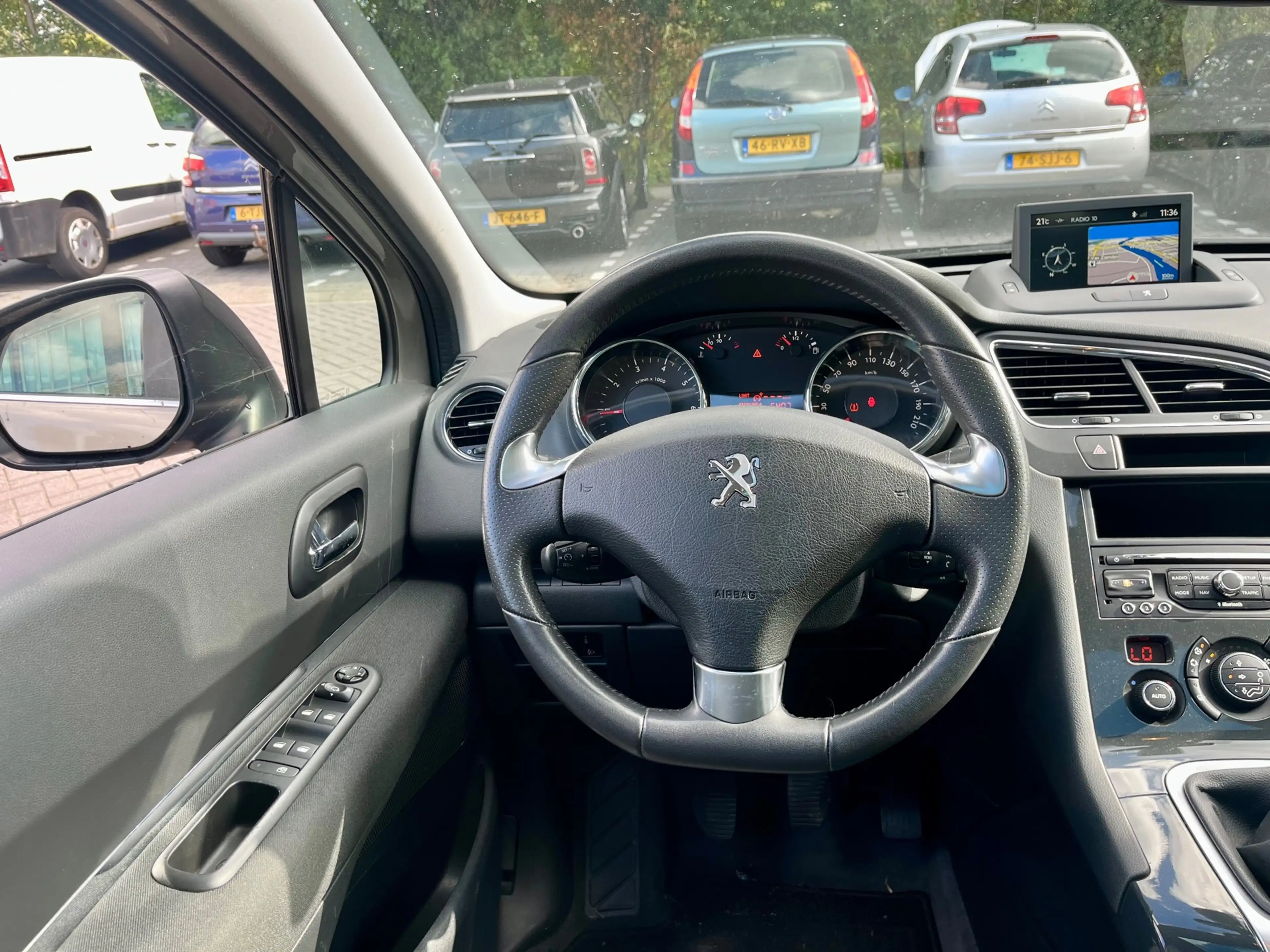 Peugeot 5008 1.2 PureTech Style 5p. — photo 13