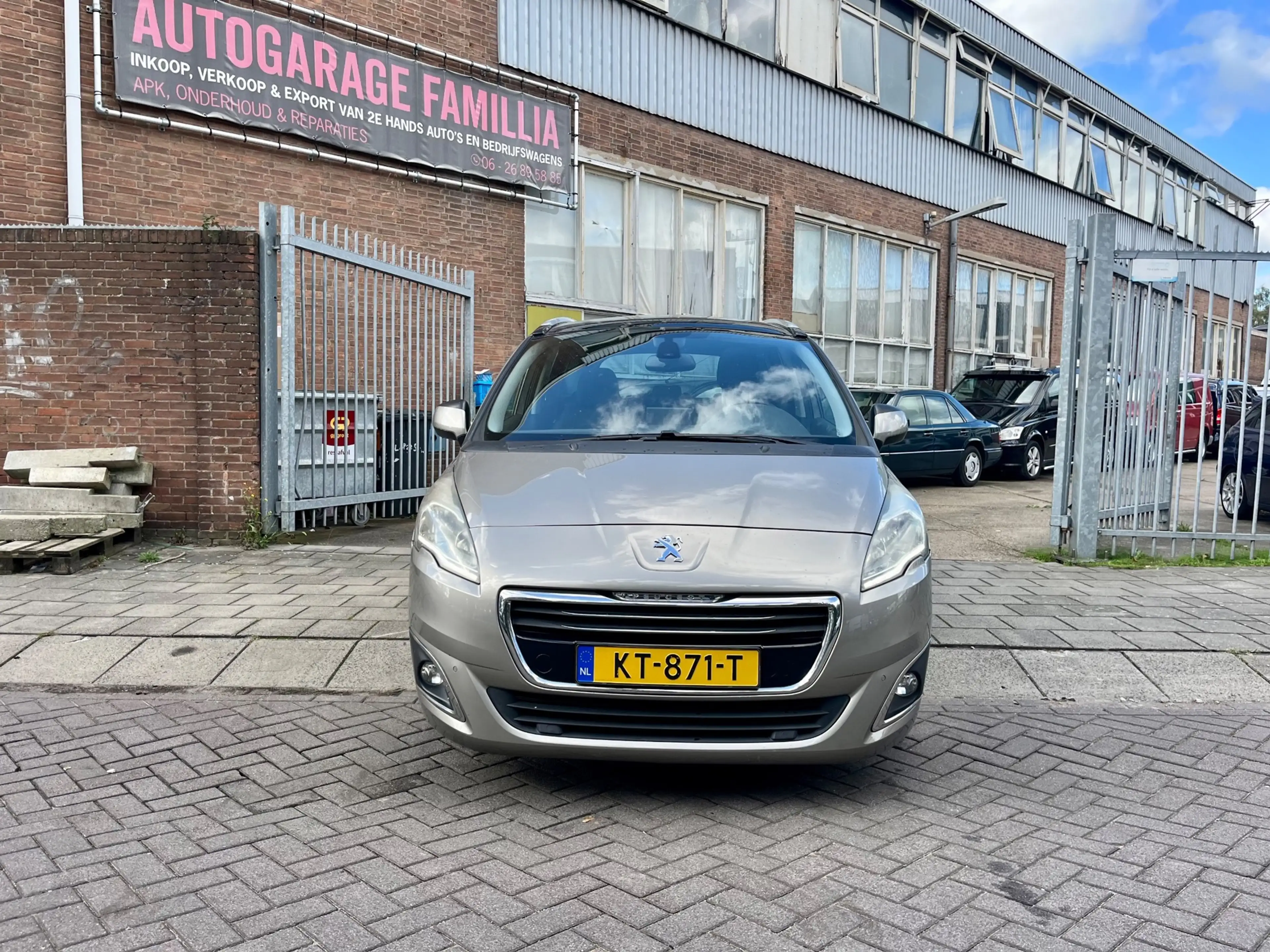 Peugeot 5008 1.2 PureTech Style 5p. — photo 8