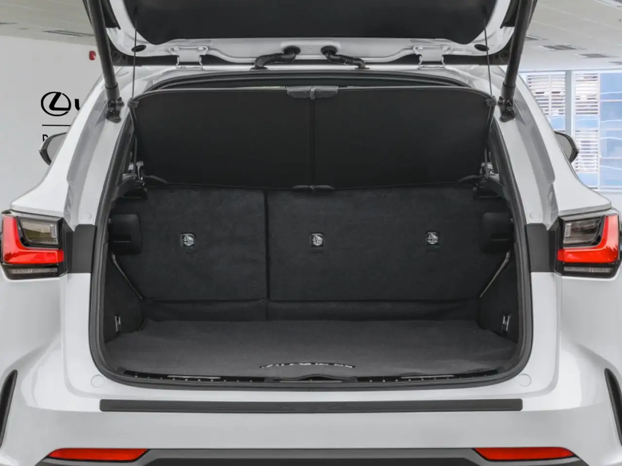 Lexus NX снимка Lexus NX