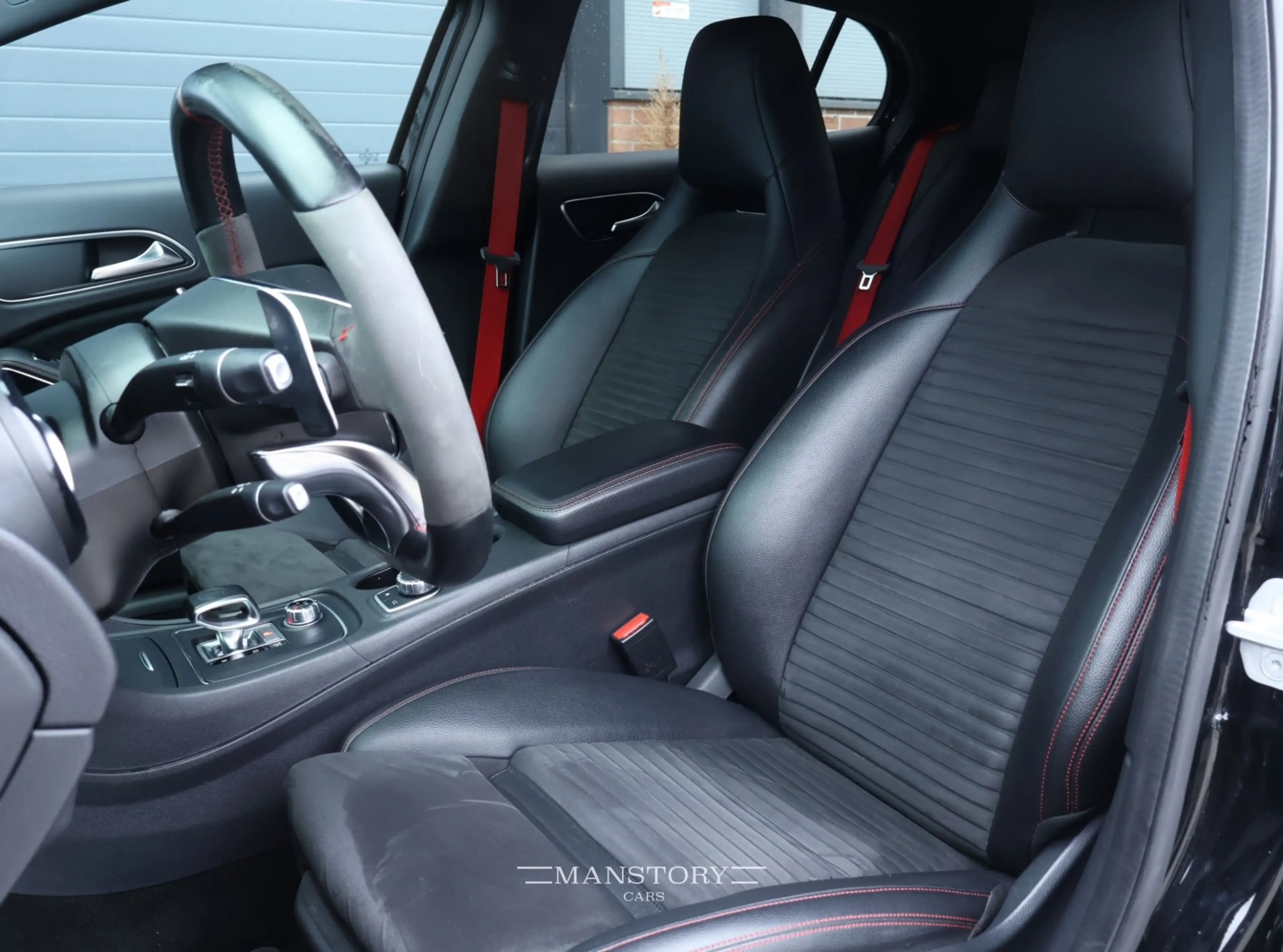 Mercedes-Benz GLA 45 AMG 4MATIC — photo 12