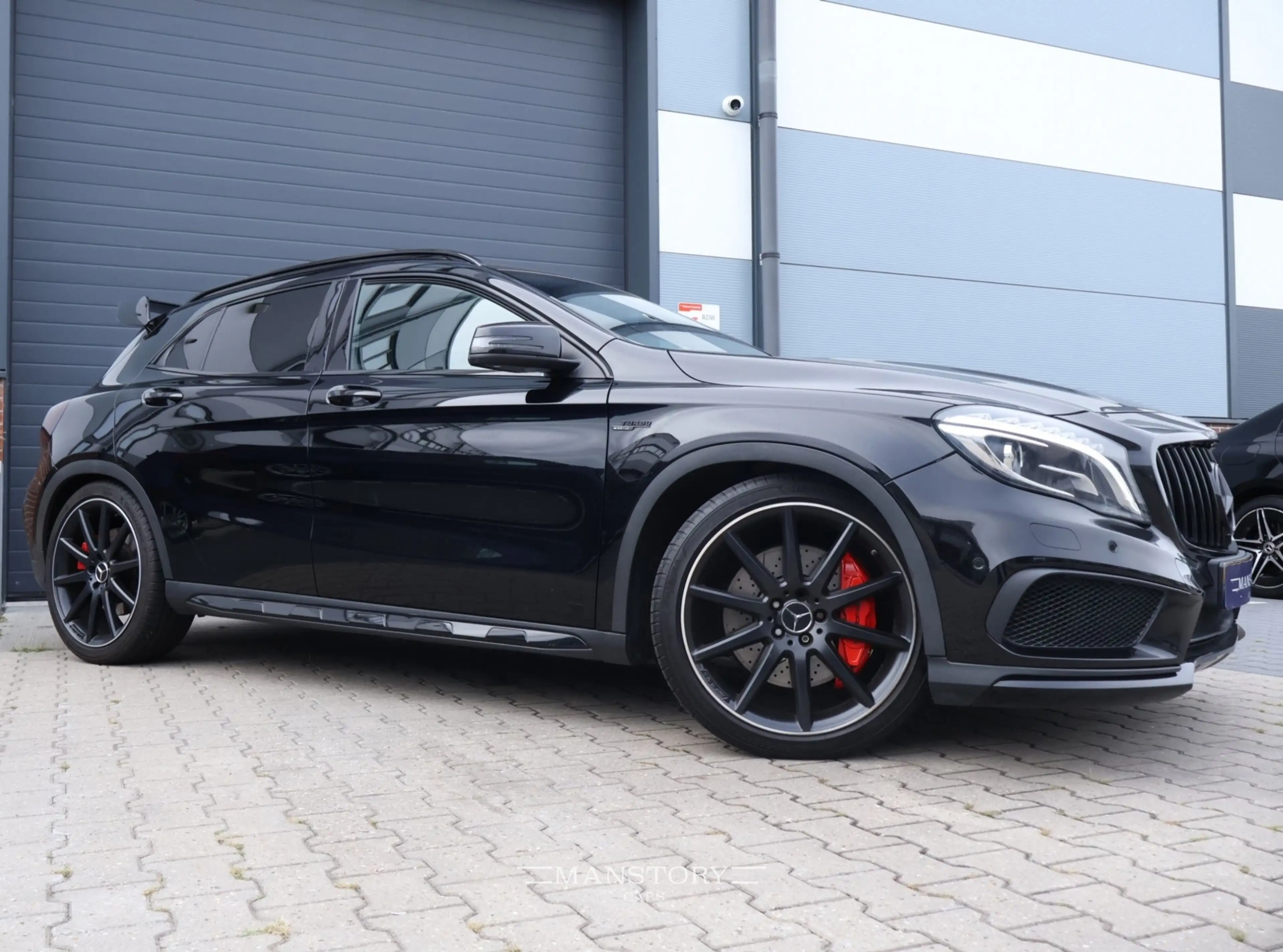 Mercedes-Benz GLA 45 AMG 4MATIC — photo 13