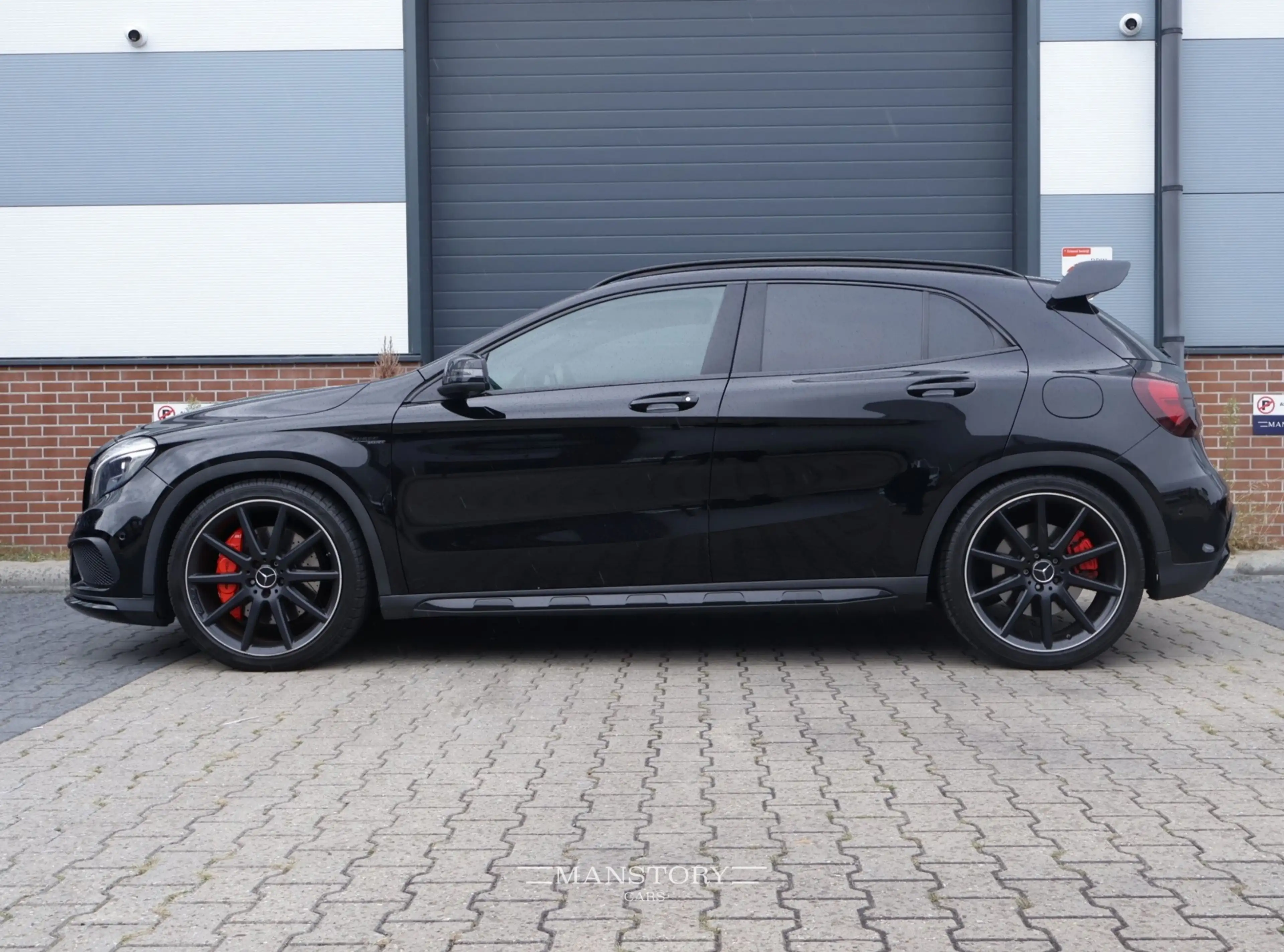 Mercedes-Benz GLA 45 AMG 4MATIC — photo 9