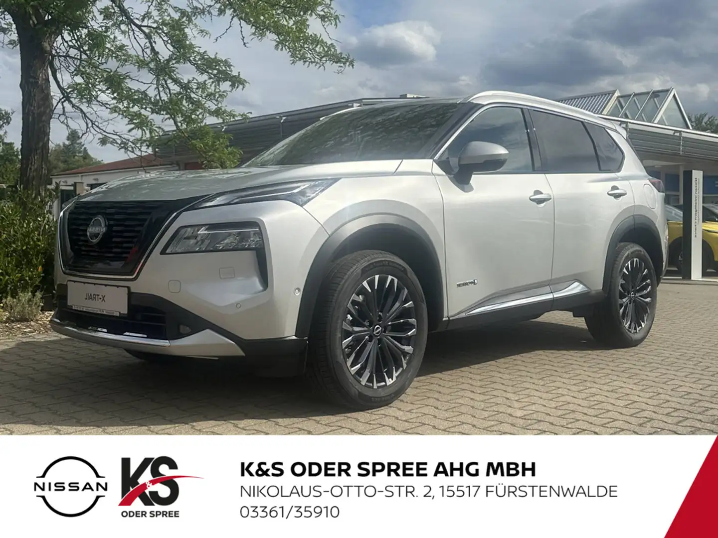 Nissan X-Trail 1.5 VC-T e-4ORCE 213 PS 4x4 Tekna+ 5 Sitze Silber - 1