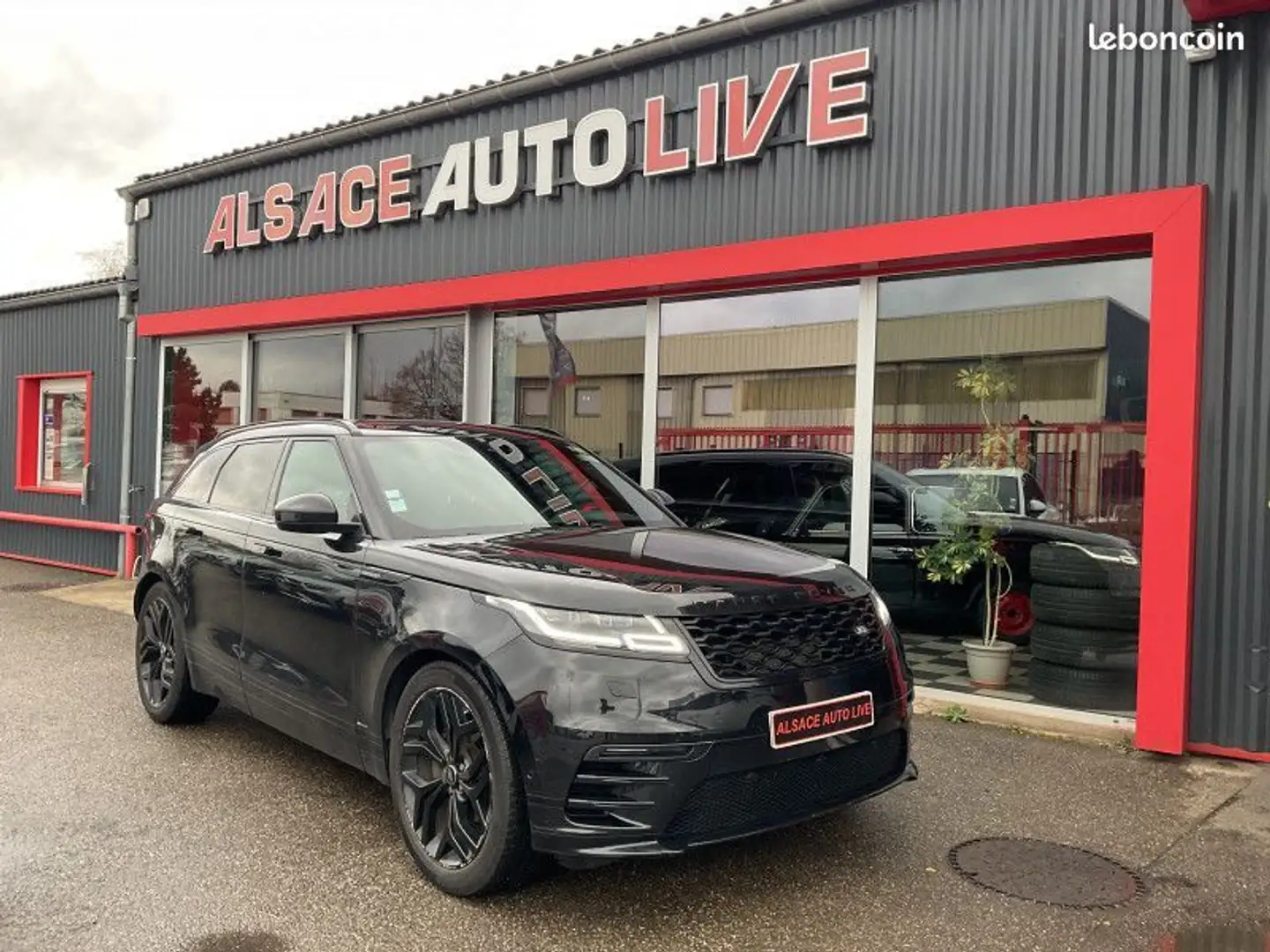Land Rover Range Rover Velar 2.0D 240CH R-DYNAMIC SE AWD BVA Zwart - 1