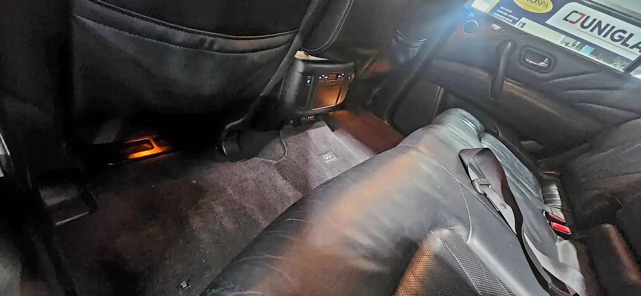 Infiniti QX80 снимка Infiniti QX80