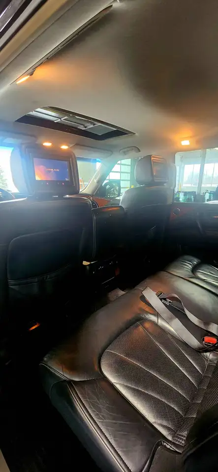 Infiniti QX80 снимка Infiniti QX80