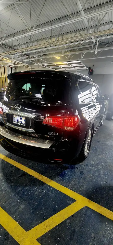 Infiniti QX80 снимка Infiniti QX80
