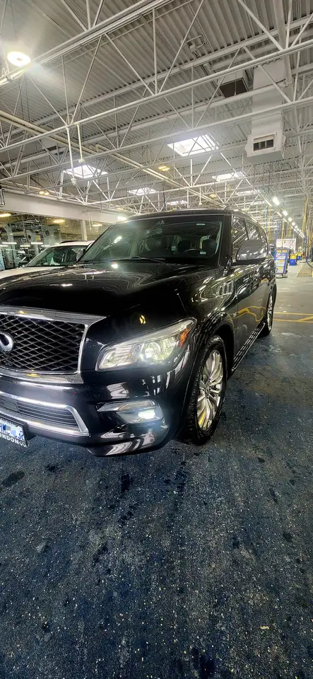 Infiniti QX80 снимка Infiniti QX80