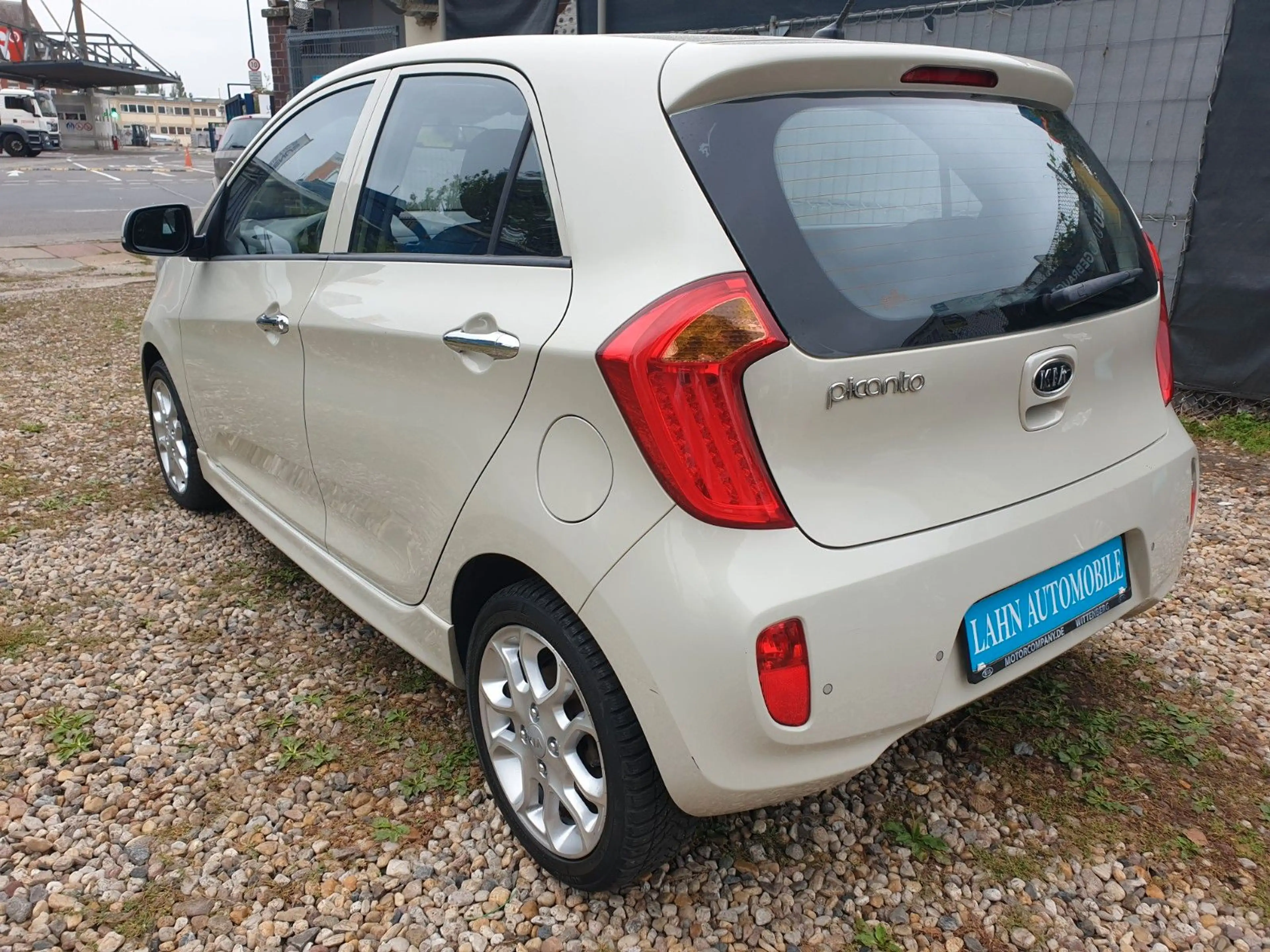 Kia Picanto Spirit Automatik TÜV-Neu 2-Hand — photo 6