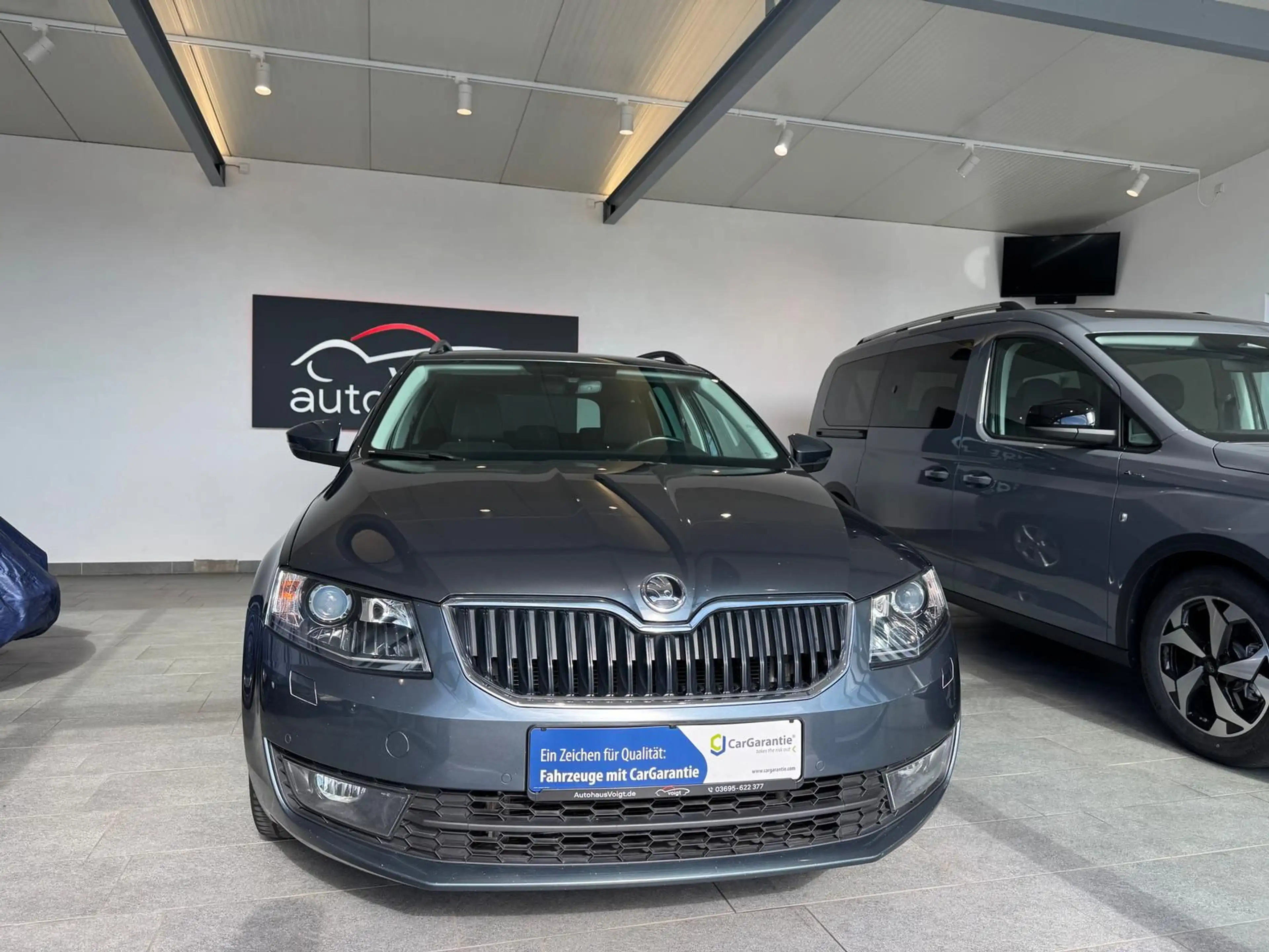 Skoda Octavia 2.0 TDI Joy Navi Xenon DAB SHZ — photo 5