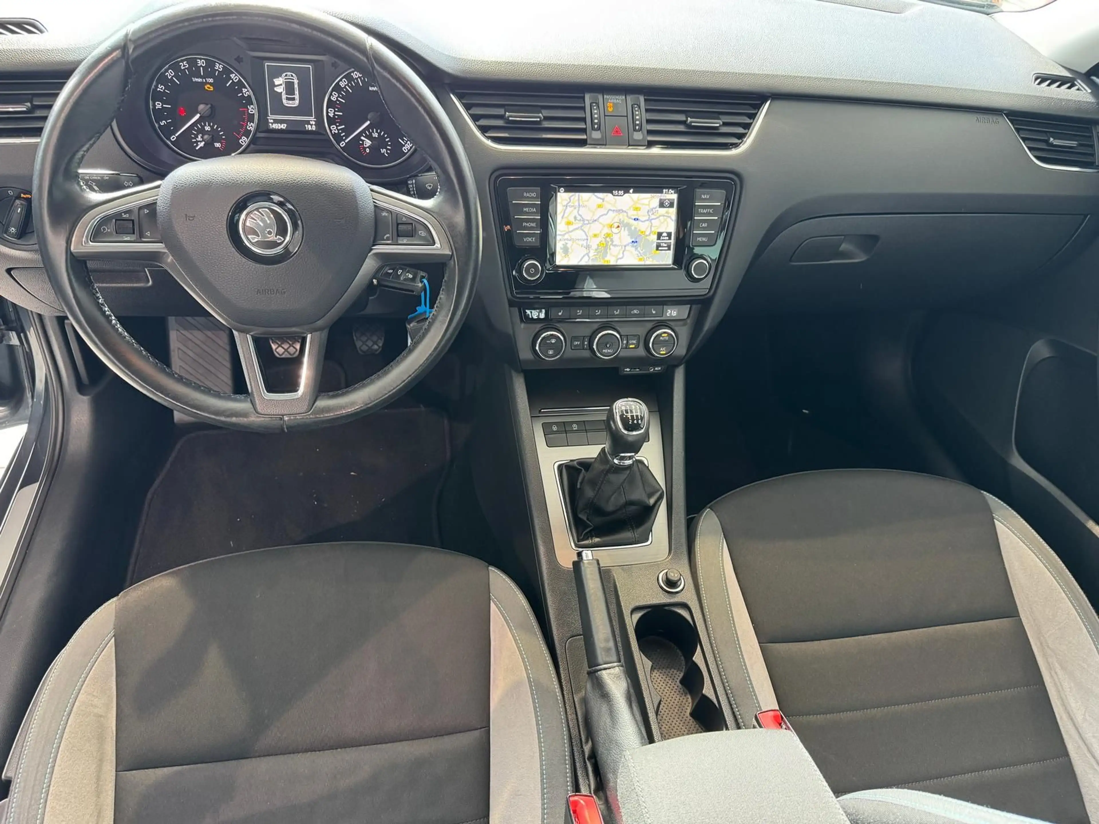 Skoda Octavia 2.0 TDI Joy Navi Xenon DAB SHZ — photo 13
