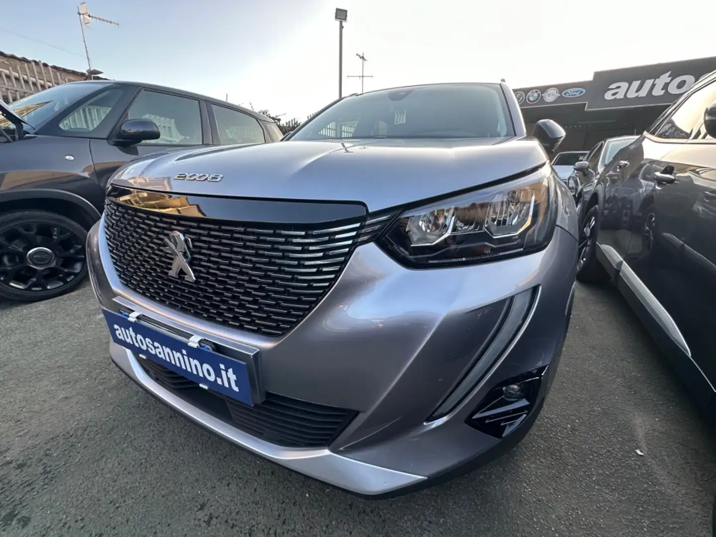 Peugeot 2008 BlueHDi 110 S&S Allure Pack Gris - 1