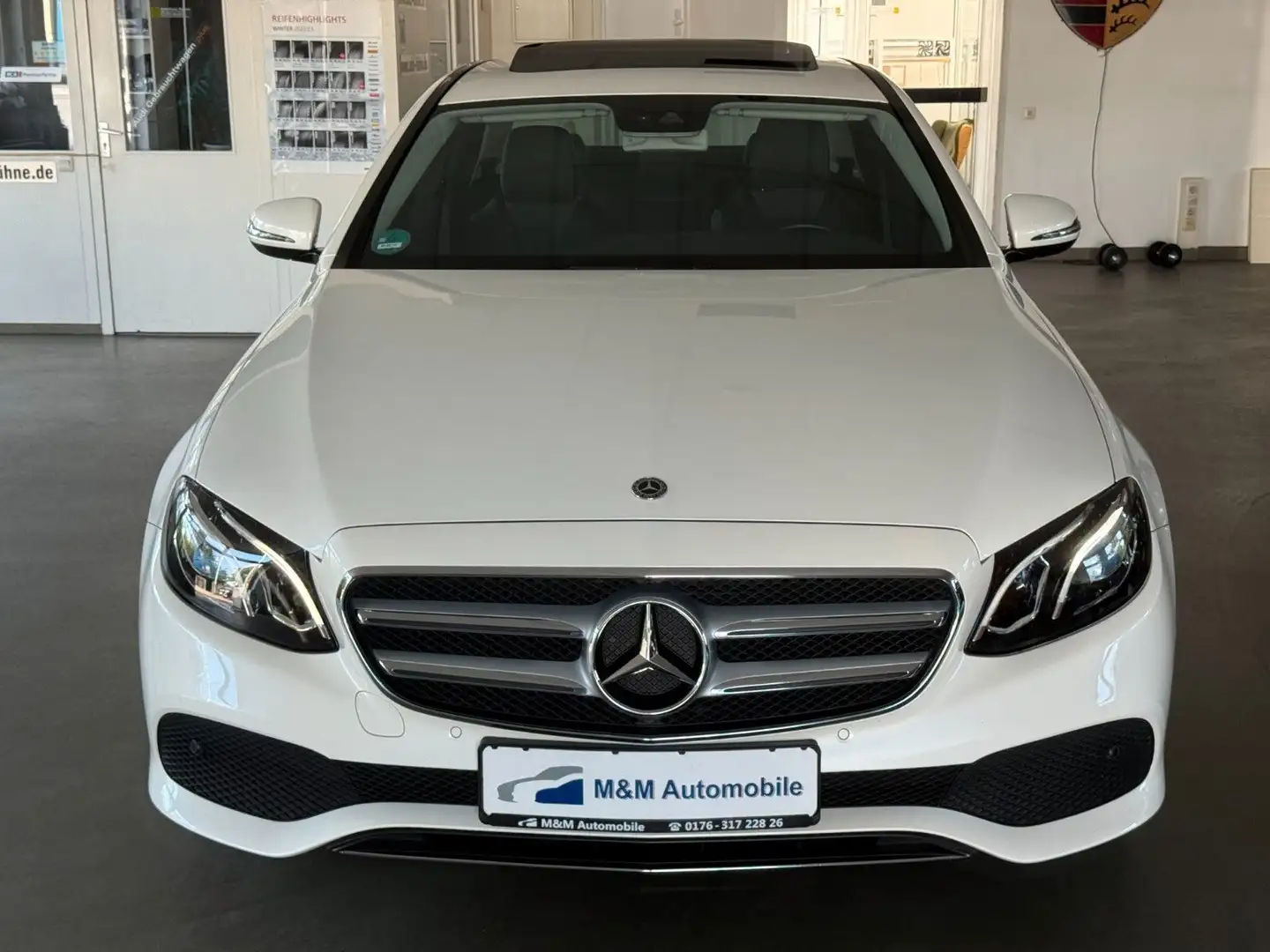 Mercedes-Benz E 200 E -Klasse Lim Avantgarde*Leder*Schiebedach White - 1
