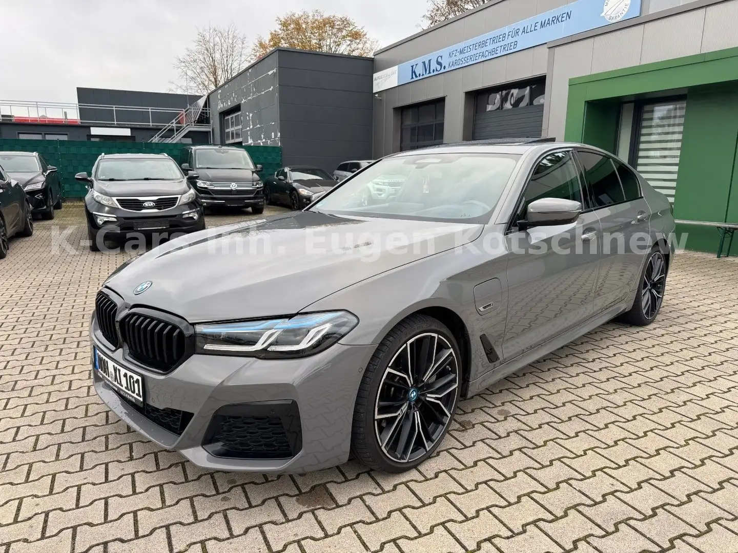 BMW 545 e xDrive M Sport*Bowers*Laser*Massage*360°Kam Grau - 1