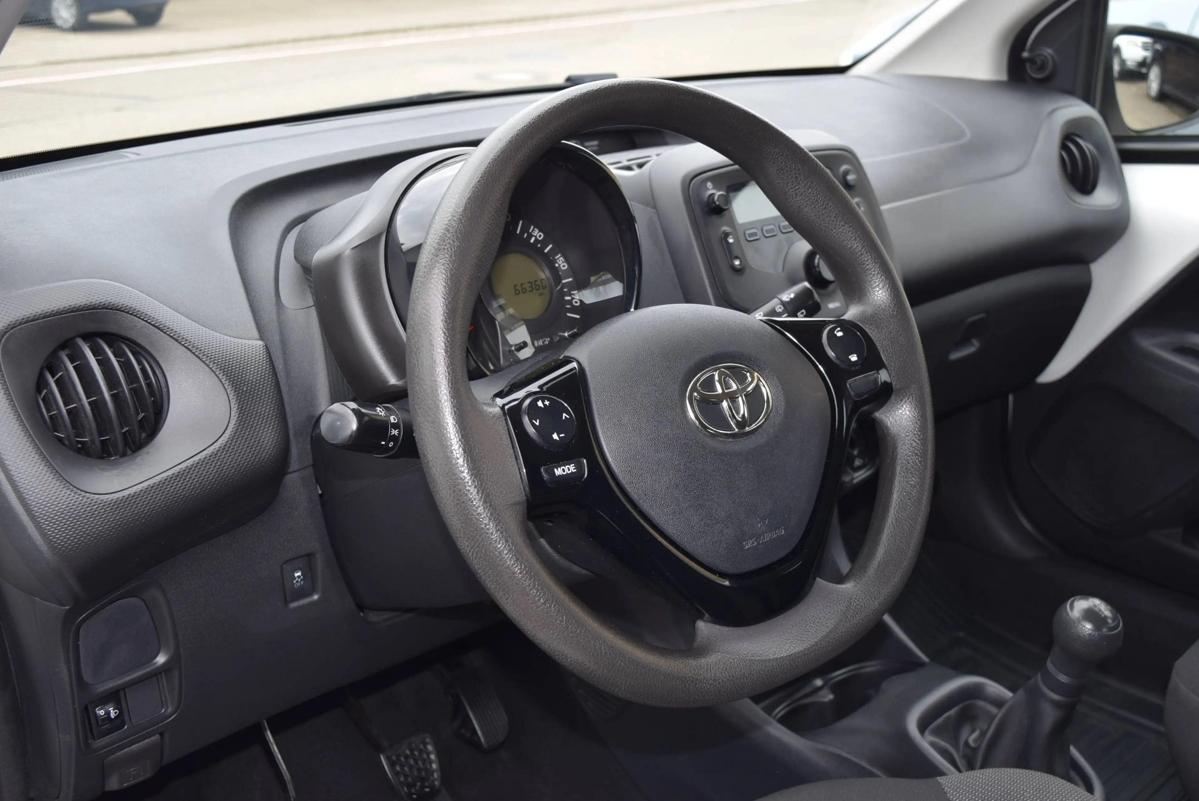 Toyota Aygo x KLimaanlage 5Türig DAB-Radio — photo 10