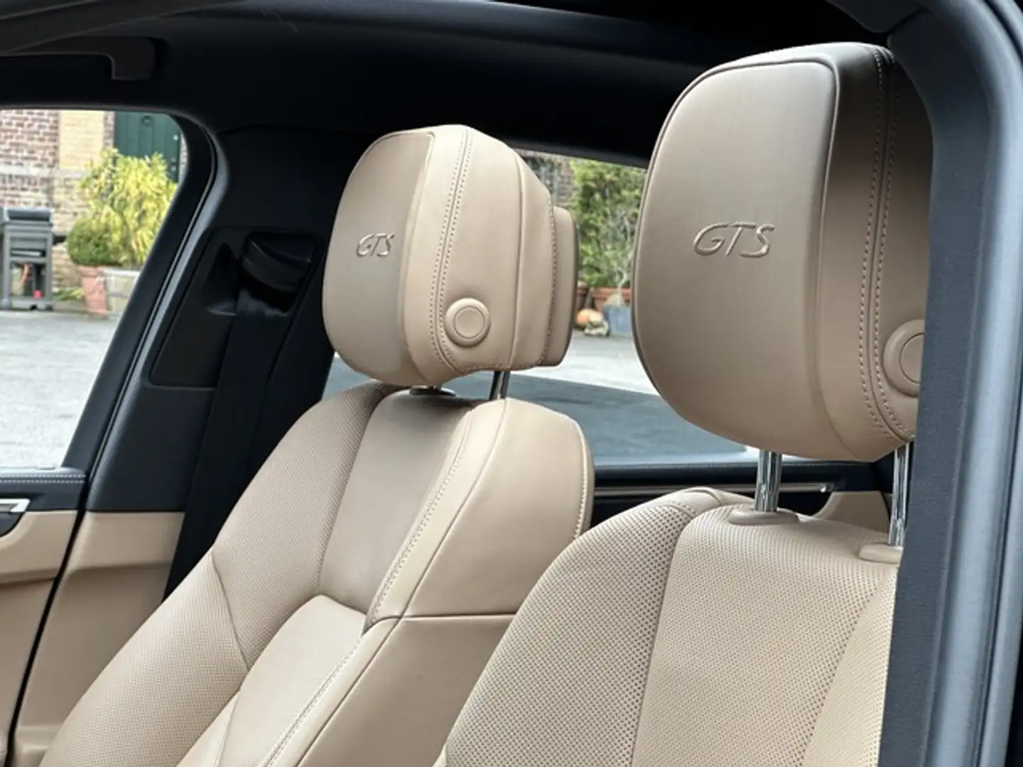 Porsche Macan GTS 21 EXCLUSIVE*PANORAM*LE*BOSE*SDHEIZUNG*K Brun - 1