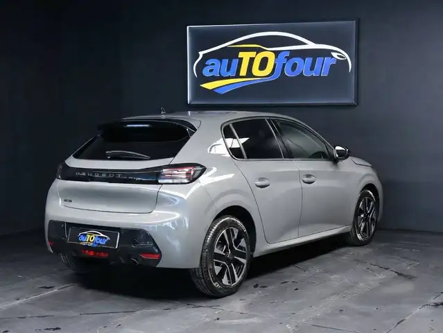 Peugeot 208 view 5